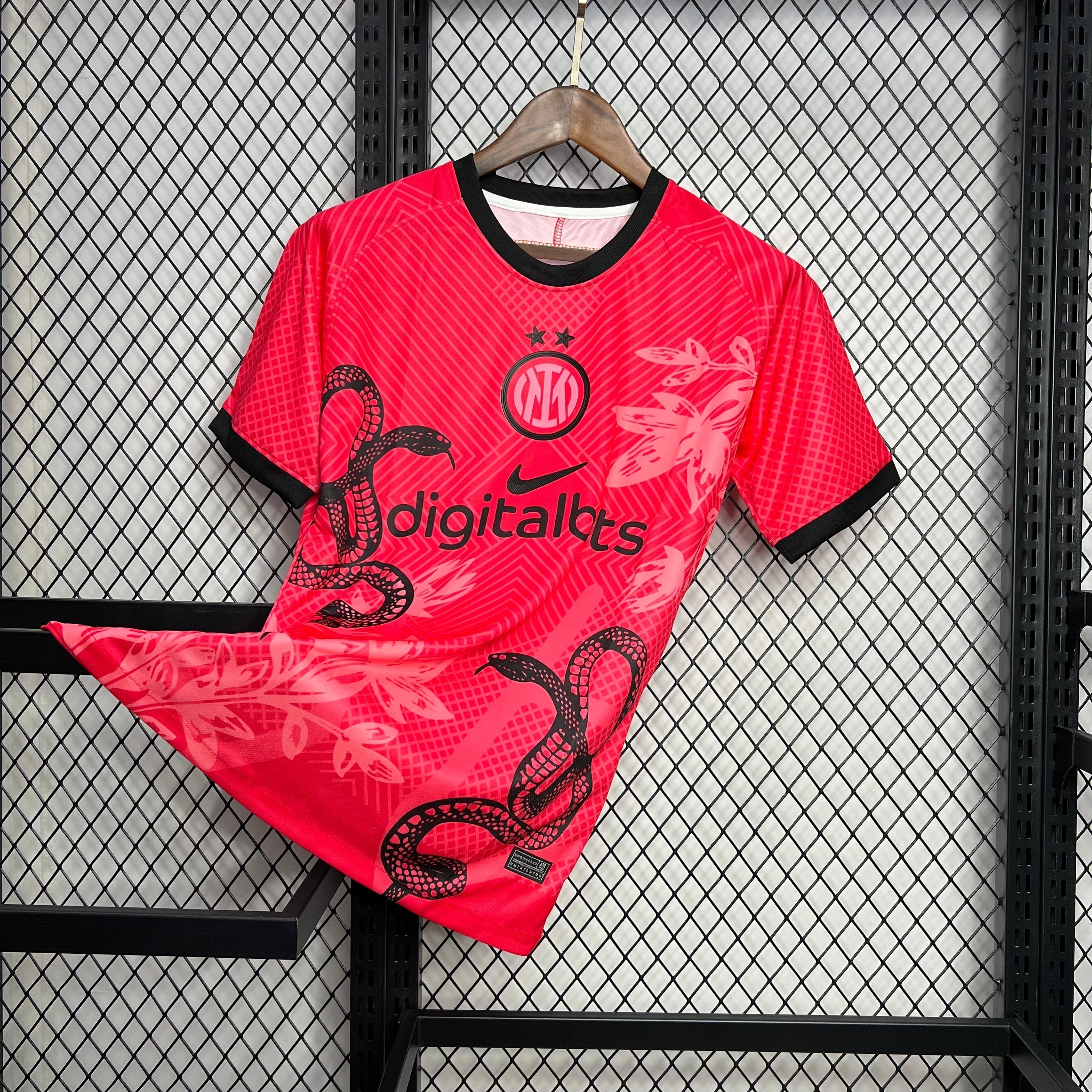 Inter Milan edizione speciale serpente rosso 24-25
