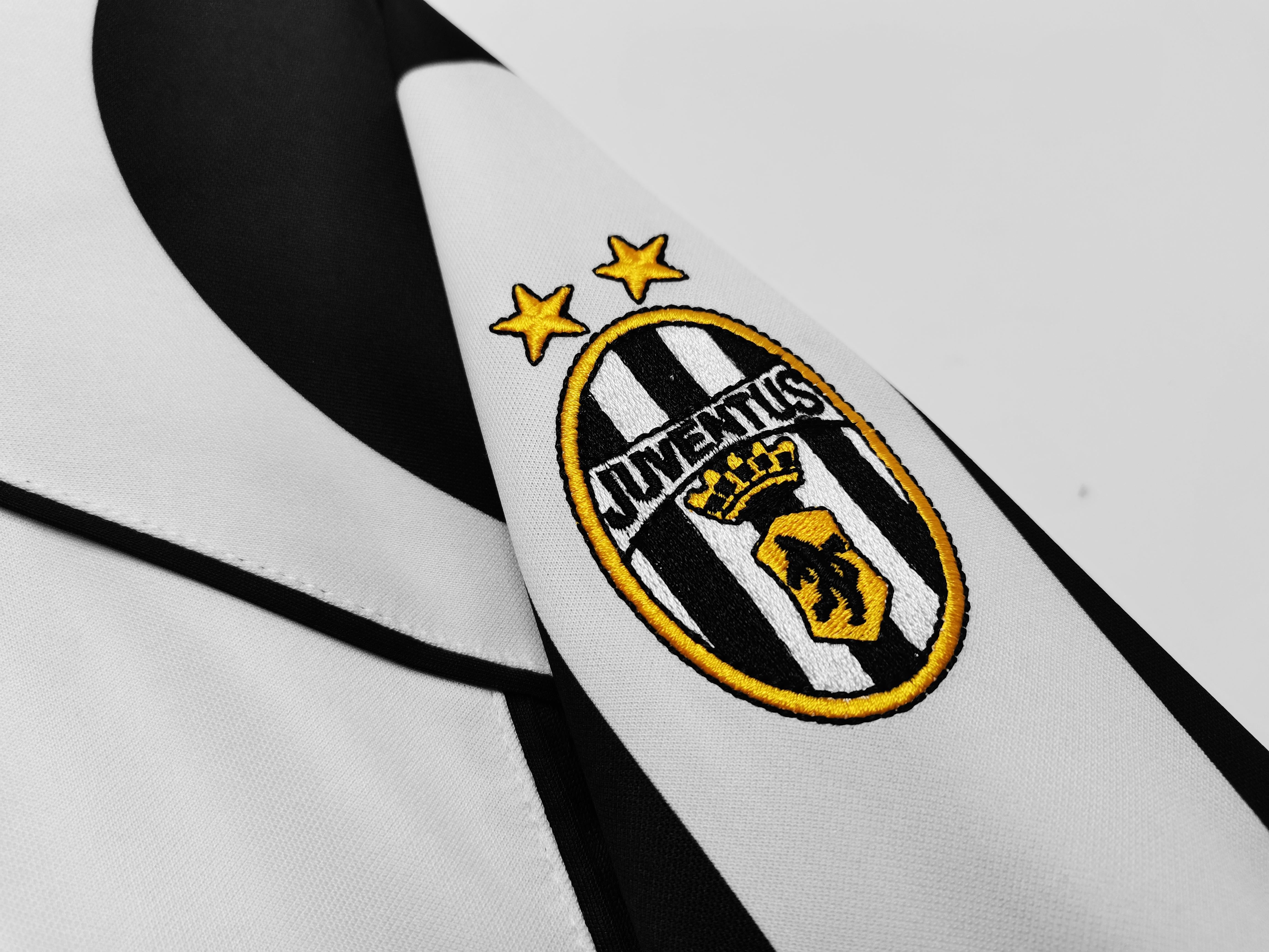 Juventus 1997-1998 Kit Casa Manica Lunga