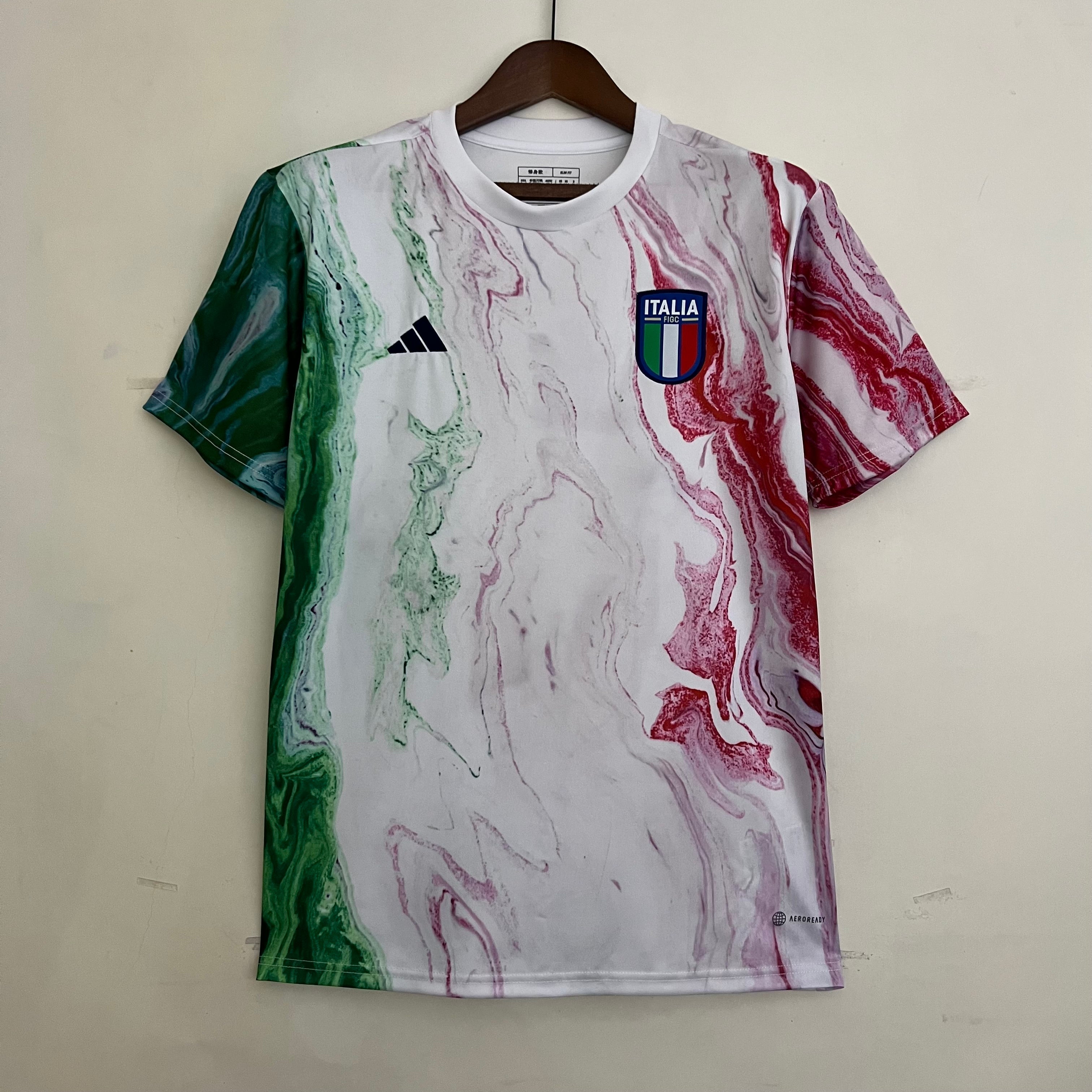 Kit allenamento Italia 23-24 dipinto