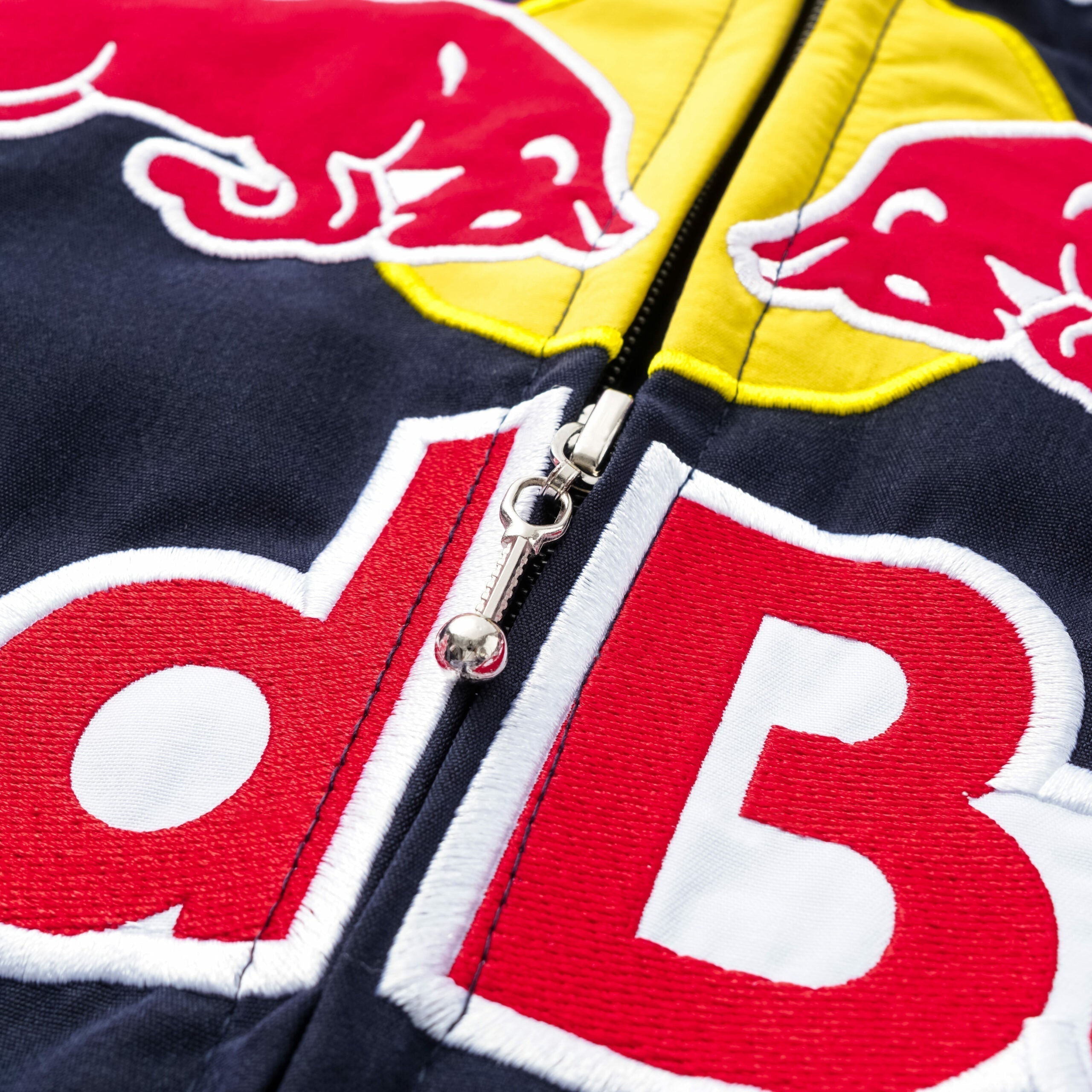 Red Bull Racing F1 Team Jacke - Marineblaue Motorsport Bomberjacke mit bestickten Sponsoren