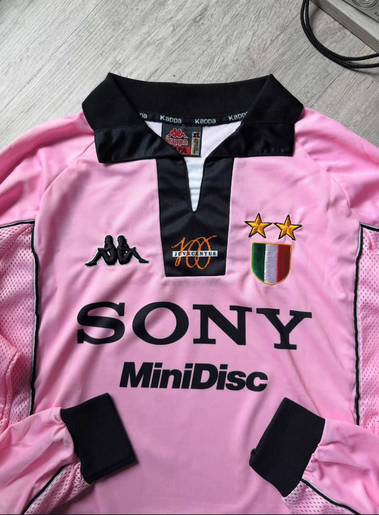 Juventus Retro-Trikot Pink mit langen Ärmeln 1997-1998