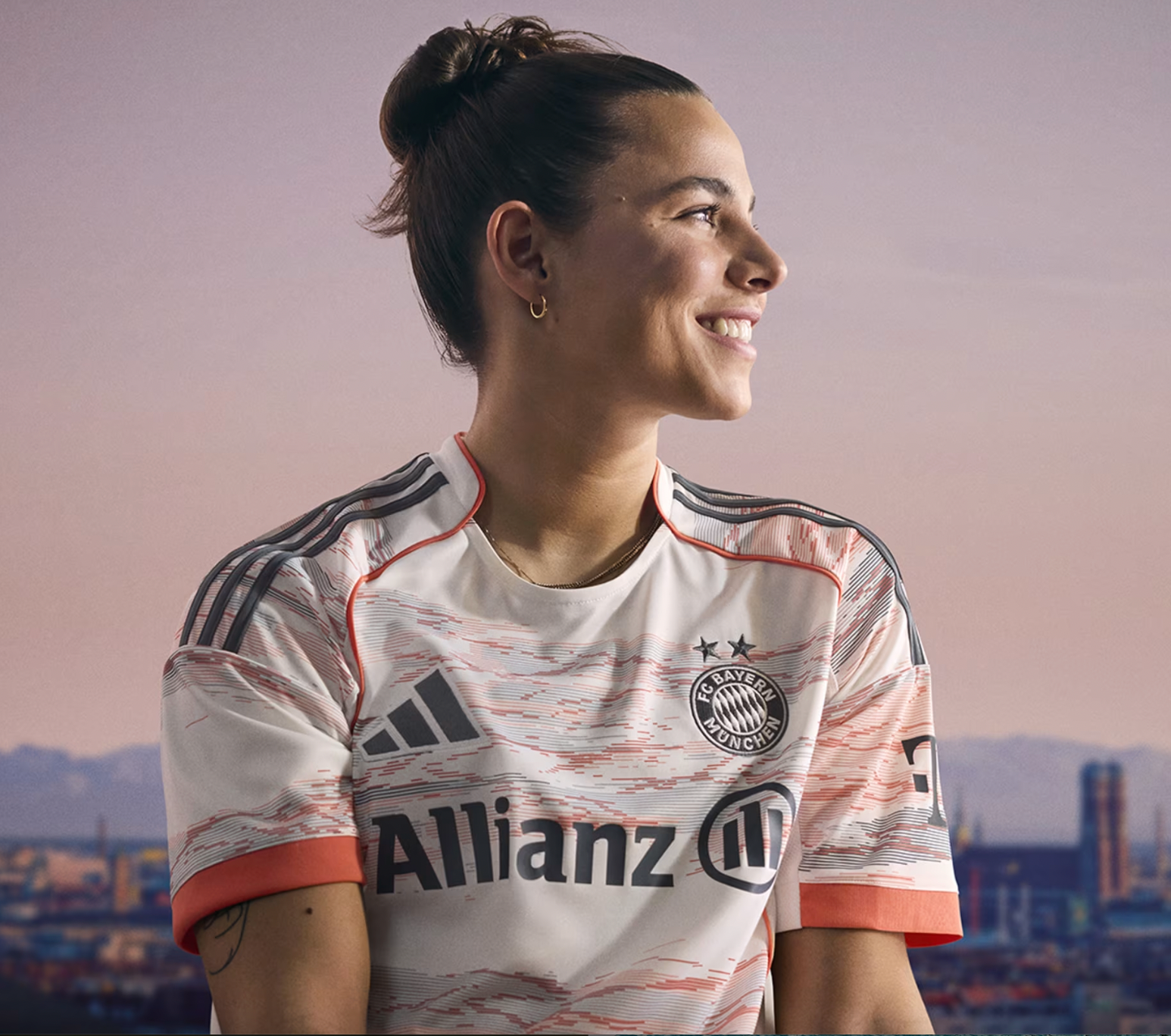 Divisa trasferta Bayern Monaco 2025/2026