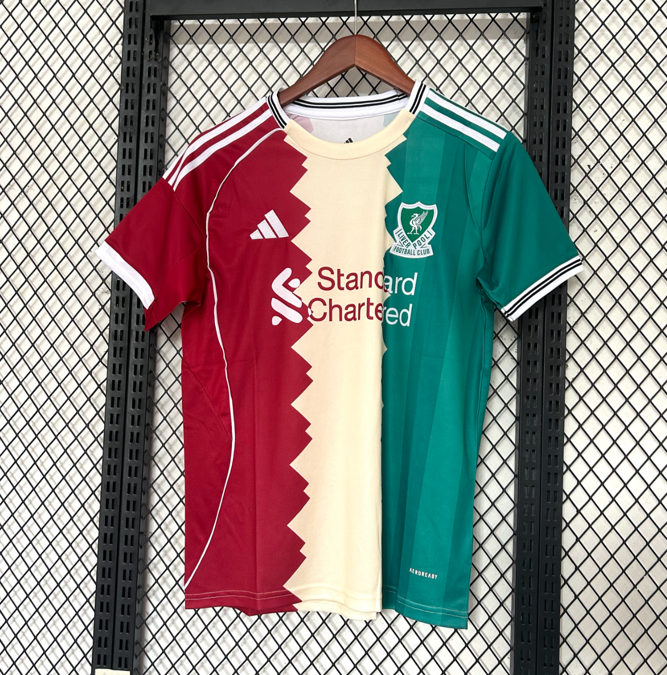 Maglia Edizione Speciale Tre-in-Uno Liverpool 2025/2026