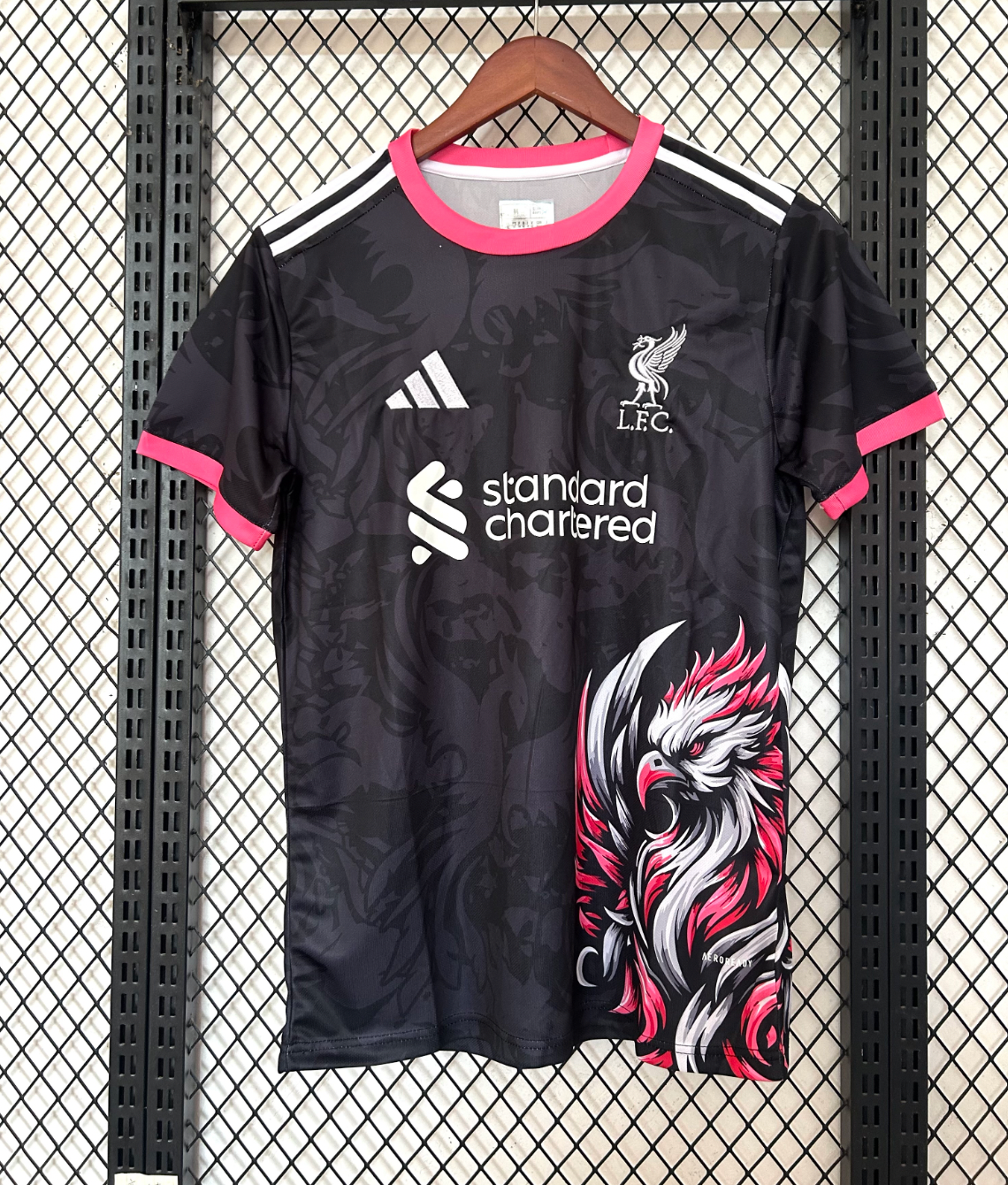 Maglia Edizione Speciale Drago Rosa Liverpool 2025-26