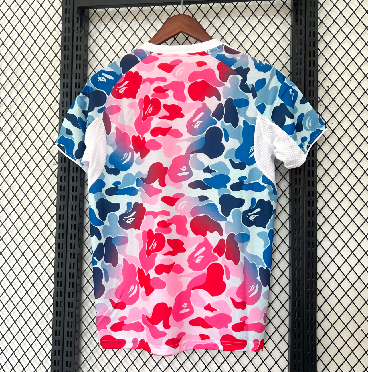 Bathing Ape (BAPE) Maglia Camouflage Blu Rosa 2026
