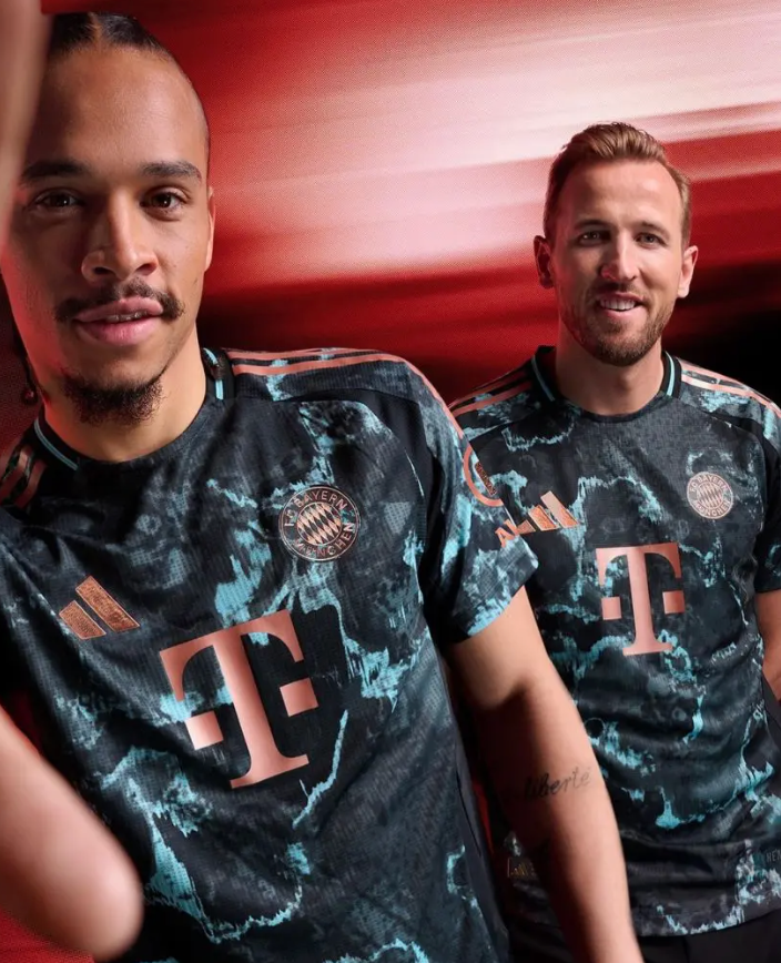 Divisa trasferta Bayern Monaco 2024/25