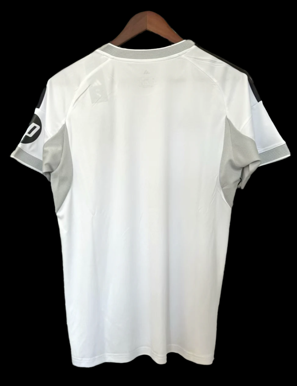 Kit Casa Real Madrid 2025-2026