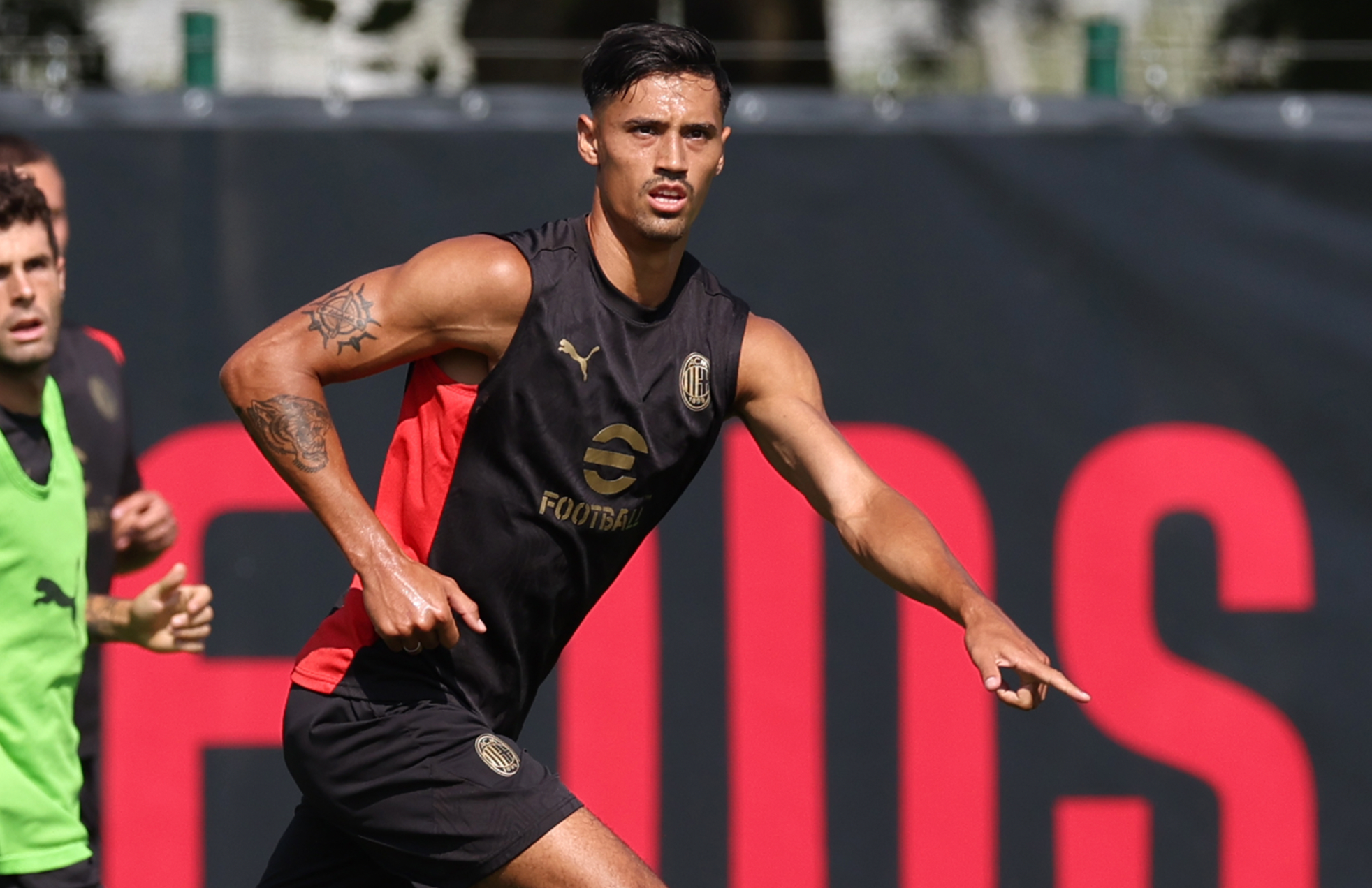 Set allenamento smanicato AC Milan 2025