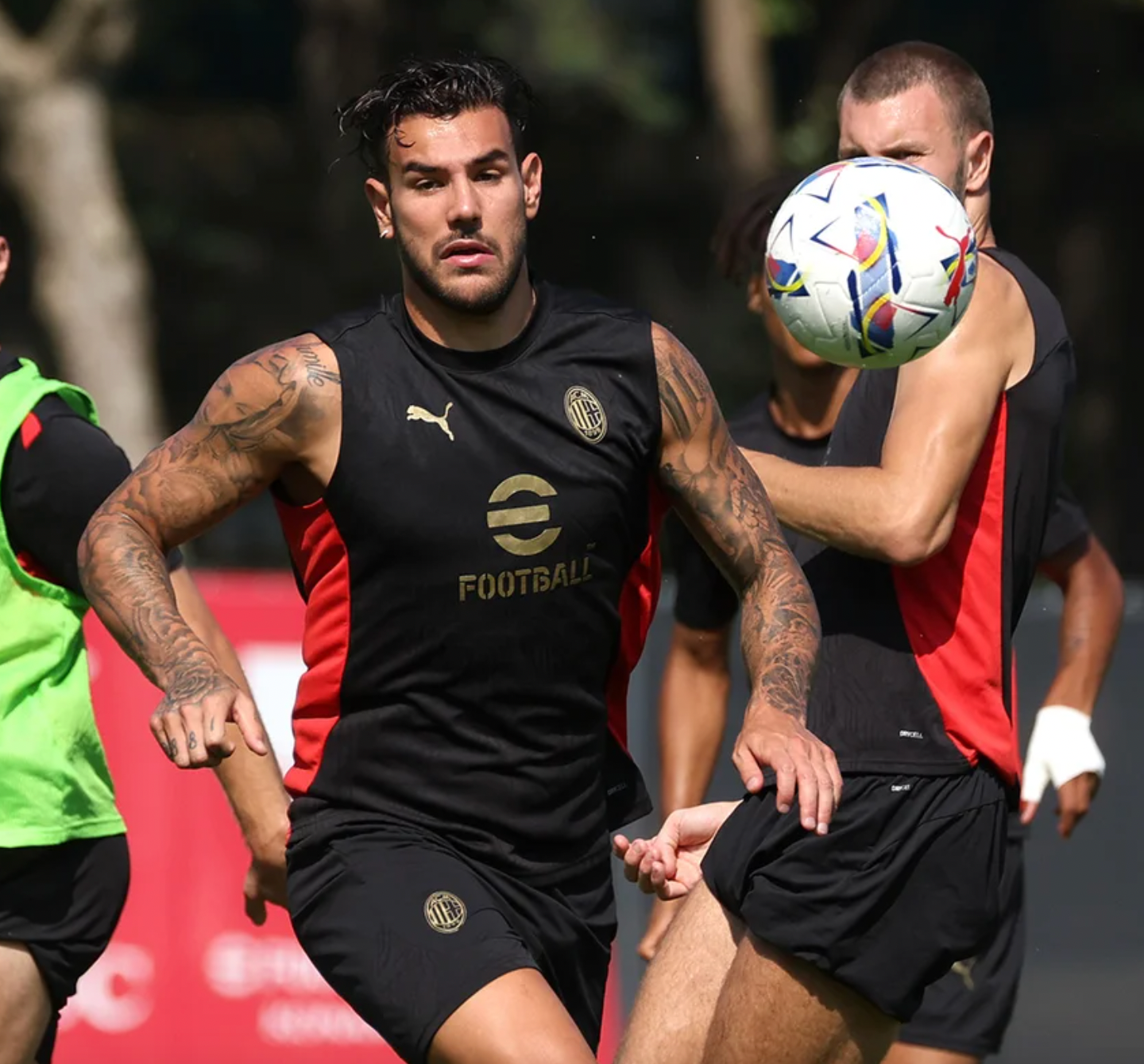 Set allenamento smanicato AC Milan 2025