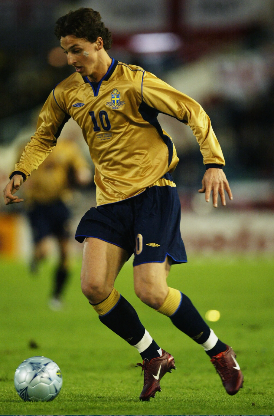Maglia retrò Svezia 2004 Oro trasferta maniche lunghe