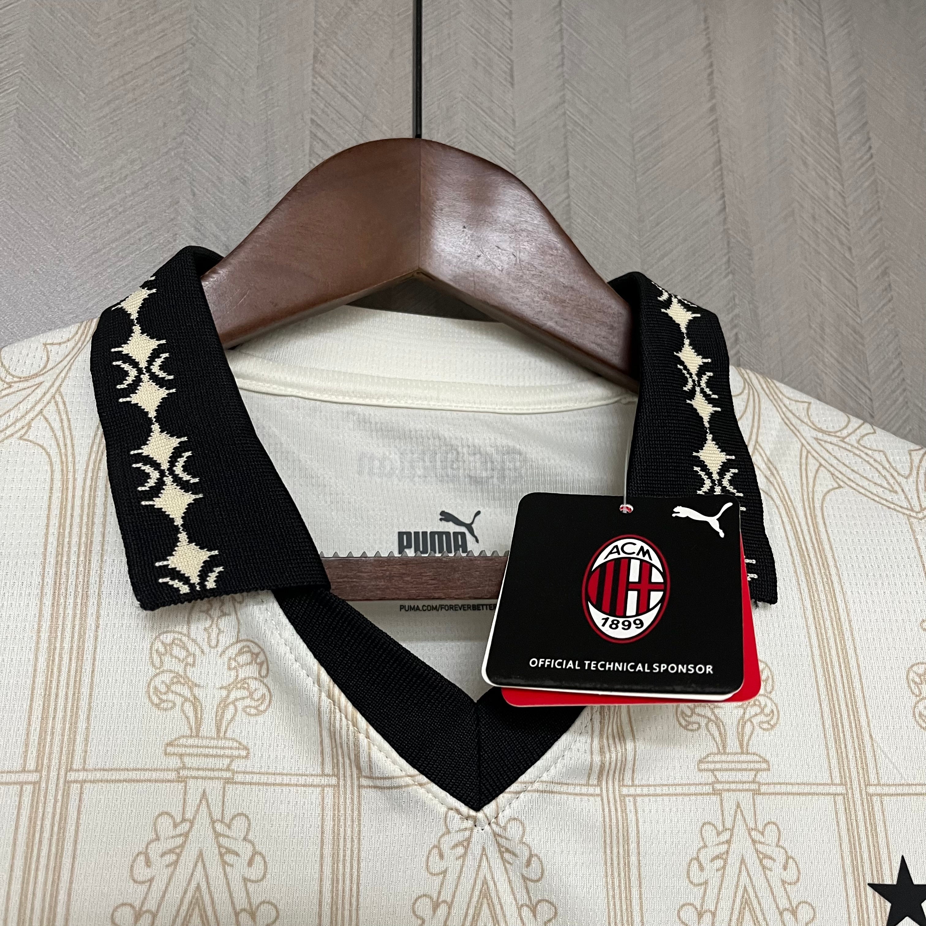 Quarta maglia speciale AC Milan 2024-2025