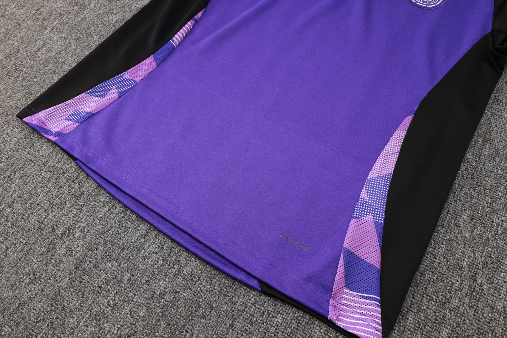 Tuta viola Germania 24-25