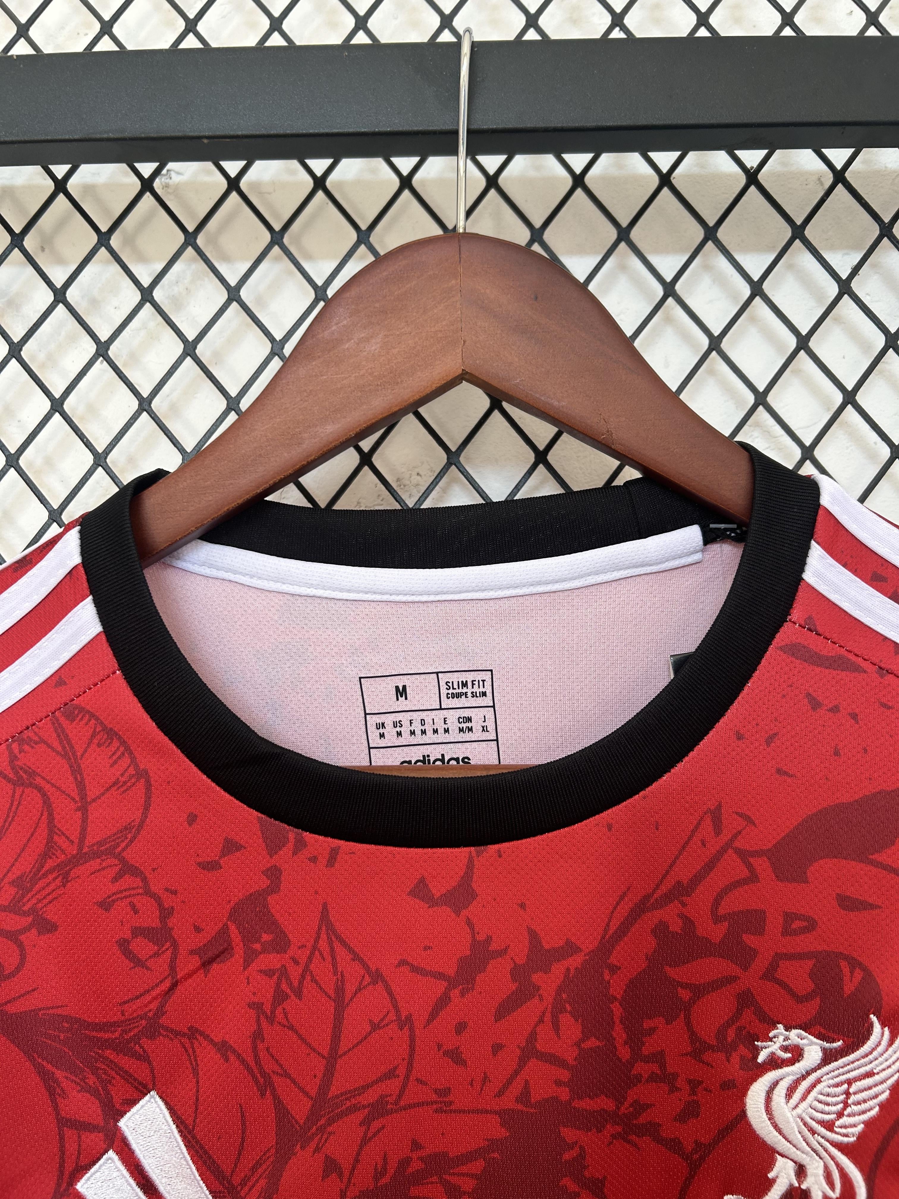Liverpool „Crimson Talon“ Sondertrikot