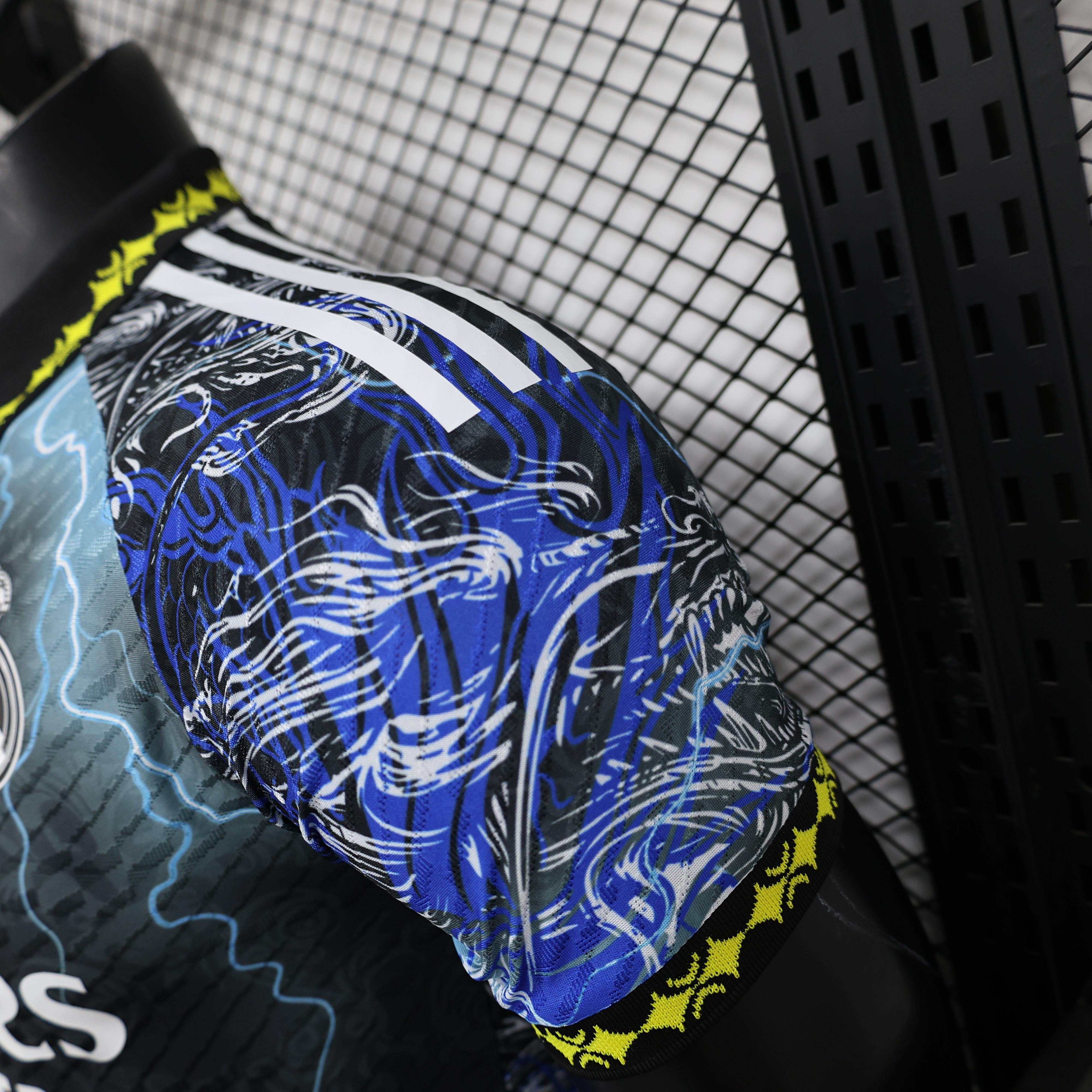 Real Madrid „Thunder Dragon“ Sondertrikot