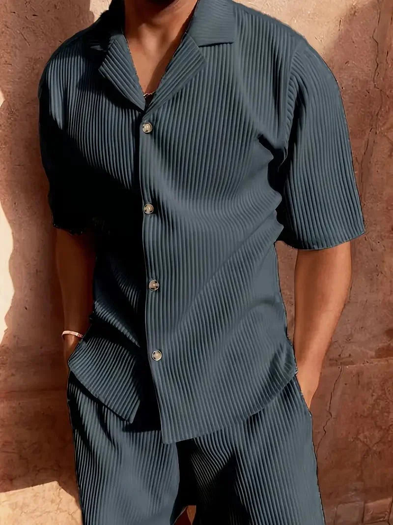 Completo da uomo in lino a due pezzi — Vestibilità rilassata, camicia a maniche corte con collo aperto e pantaloni