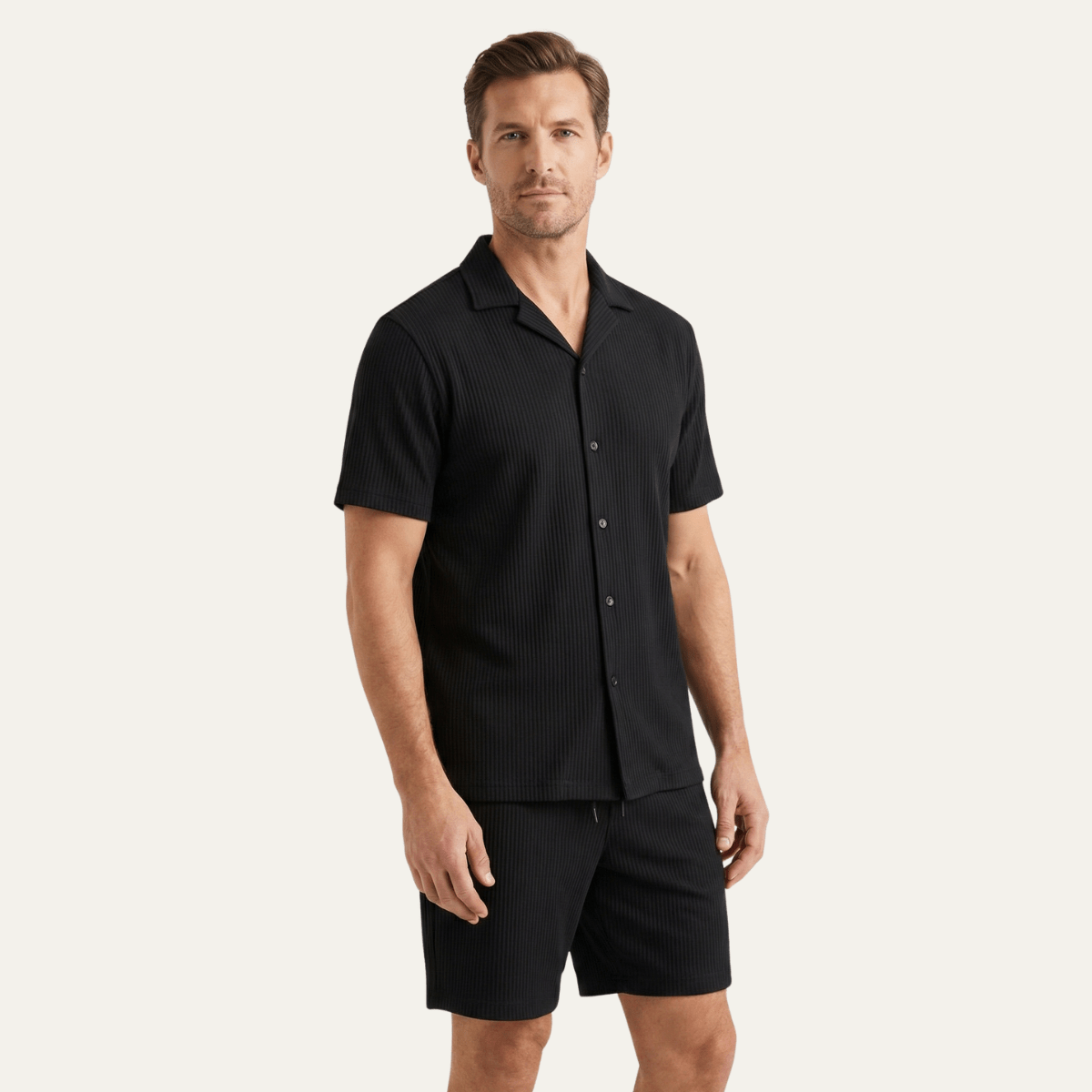 Completo lounge uomo — Maglia a maniche corte a coste e pantaloncini con coulisse