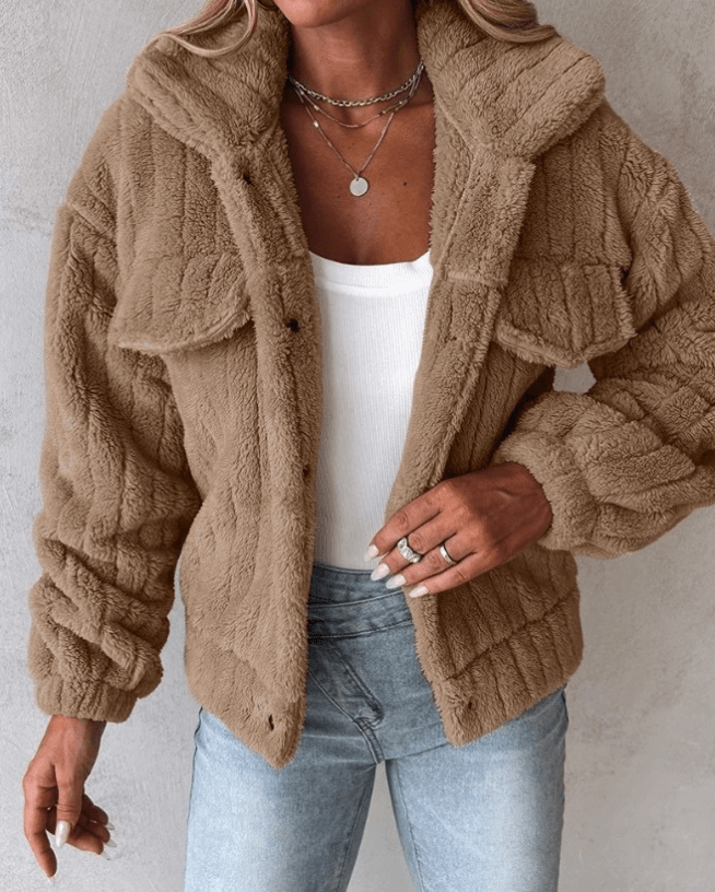 Cappotto teddy da donna caldo e accogliente per uno stile quotidiano