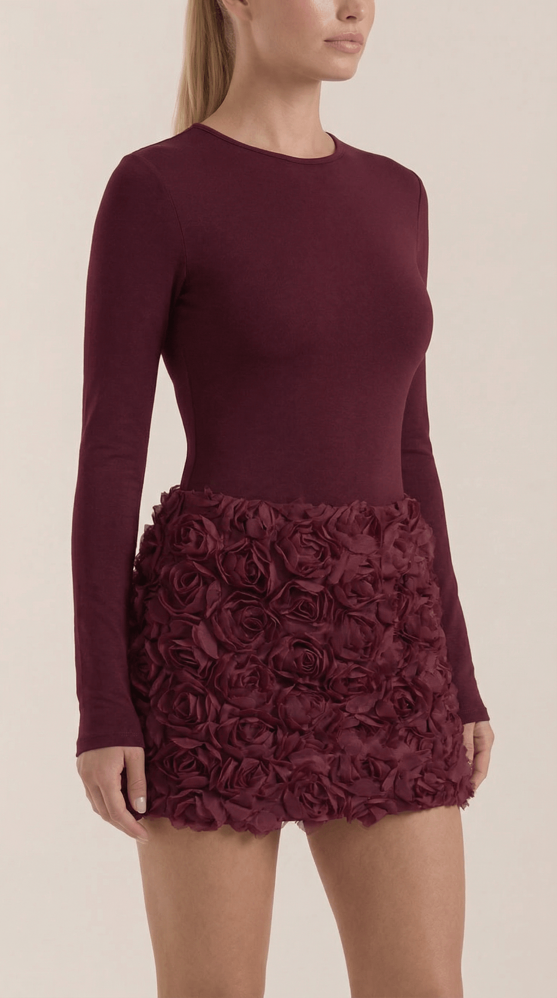Robe mini femme manches longues au-dessus du genou coupe ajustée