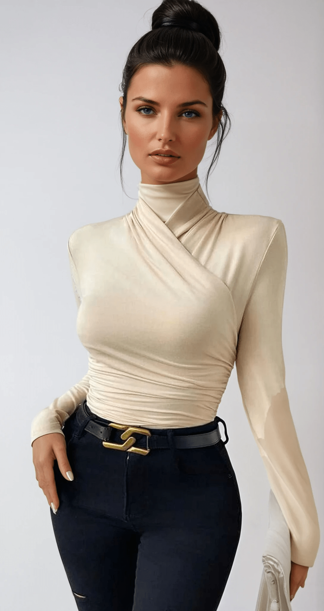 Haut femme, coupe slim, manches longues, détail croisé devant