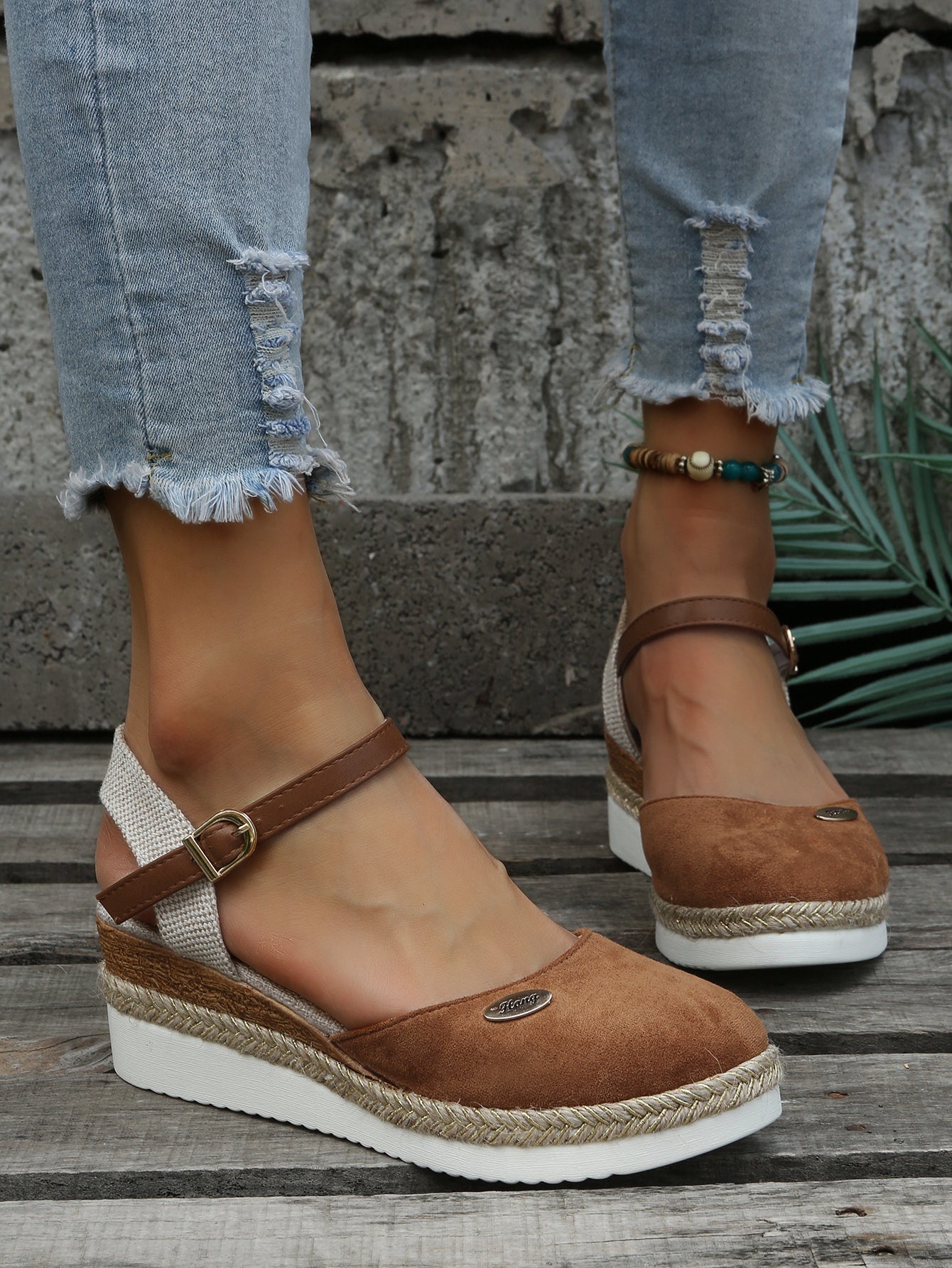 Espadrillas da donna — Punta arrotondata con cinturino alla caviglia