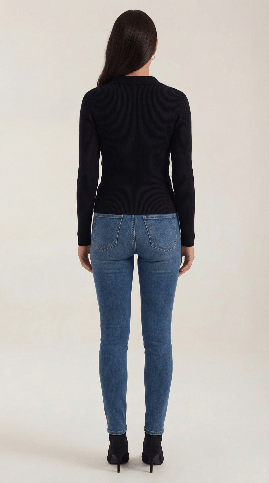 Maglione da donna — Vestibilità aderente, collo avvolgente con design a collo alto