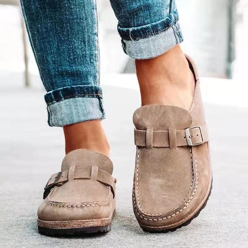 Damen-Loafer — Schlupfschuh, Schnallendetail, geschlossene Spitze, flach