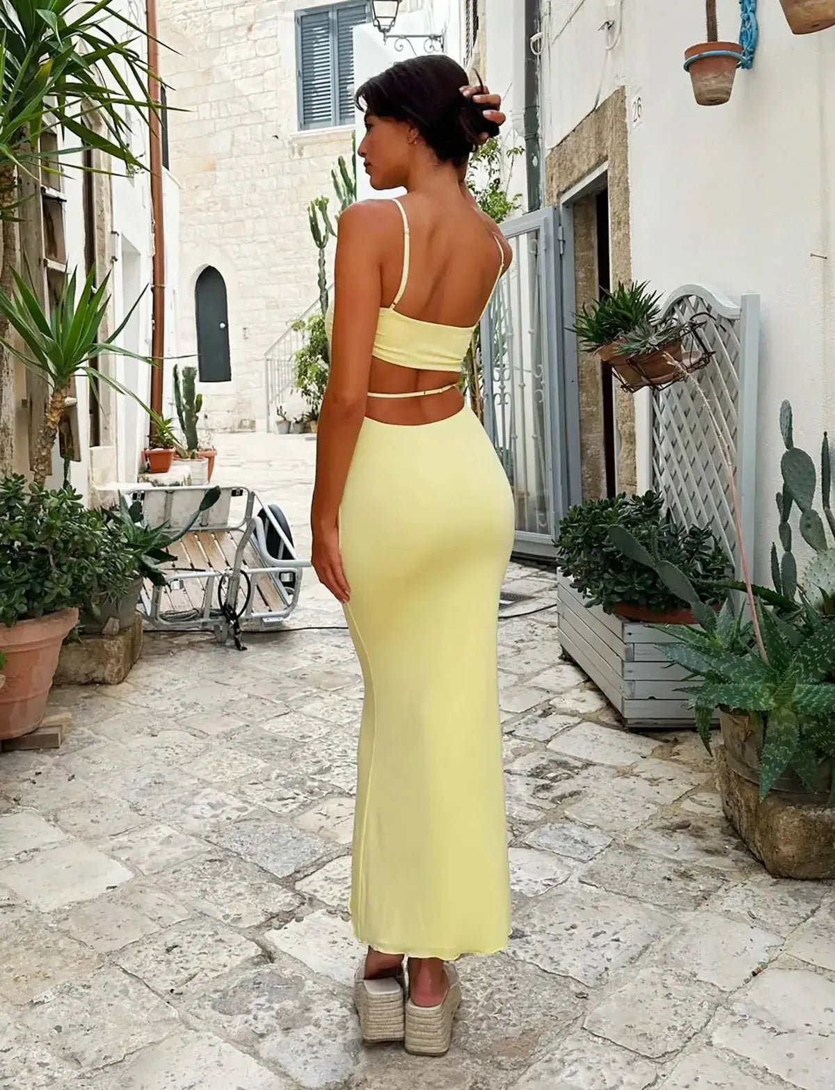 Maxikleid für Damen — Eng anliegender Schnitt, rückenfrei, ärmellos