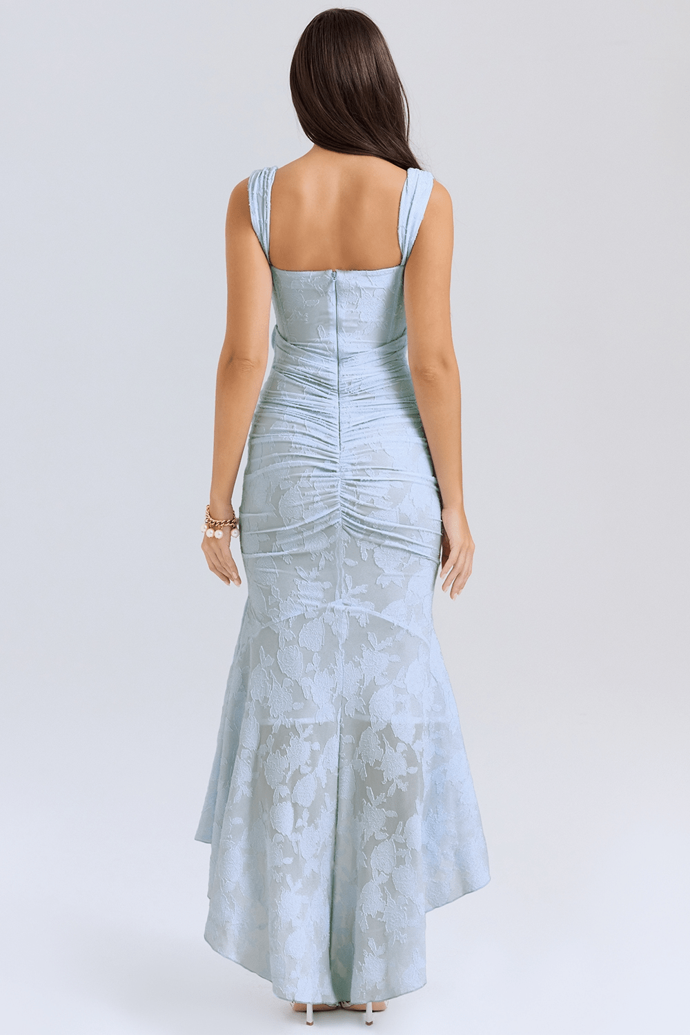 Maxikleid für Damen — Eng anliegendes Oberteil, geraffte Taille, High-Low-Saum