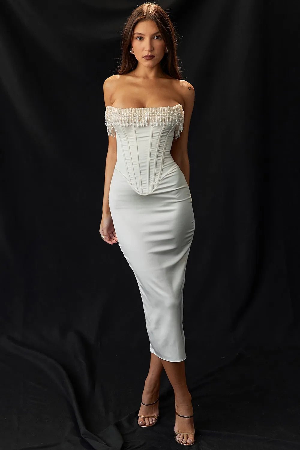 Abito lungo da donna — Scollo senza spalline, design con corpino a corsetto
