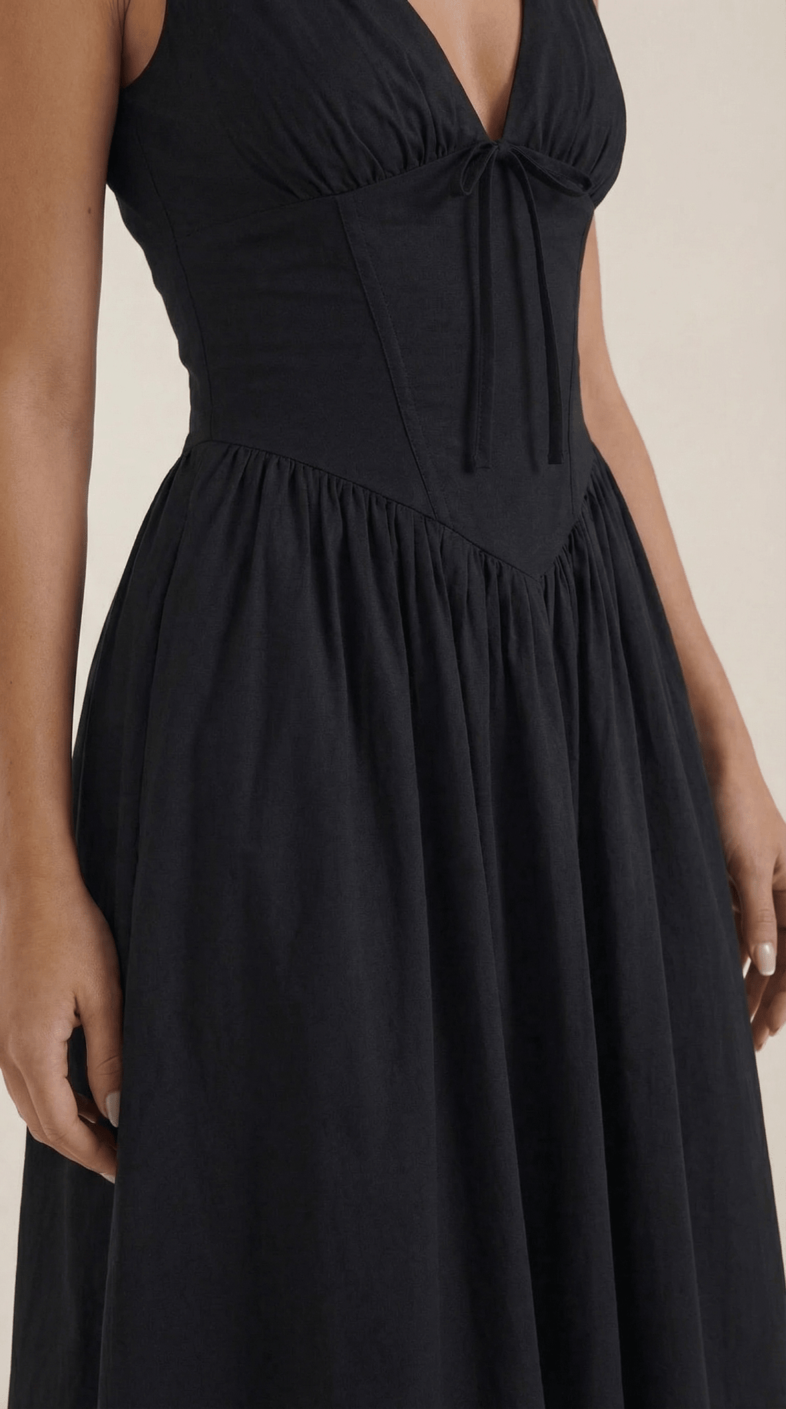 Vestito midi donna — corpetto aderente e scollo a V