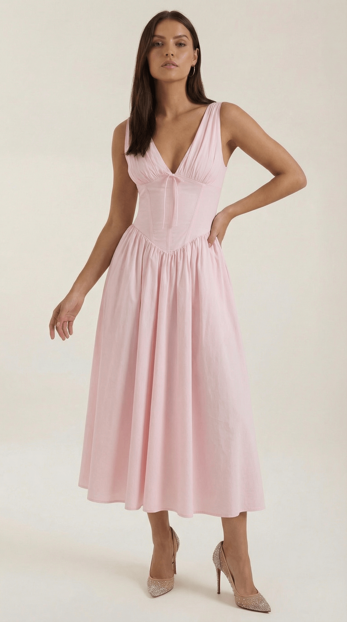 Vestito midi donna — corpetto aderente e scollo a V
