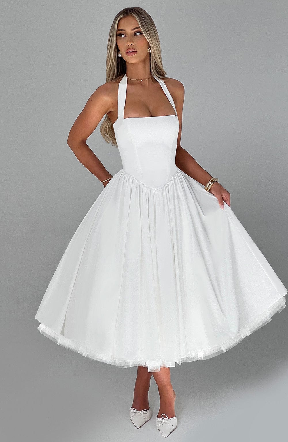 Damen-Midikleid — Neckholder-Ausschnitt, ausgestellter Rock, ärmellos