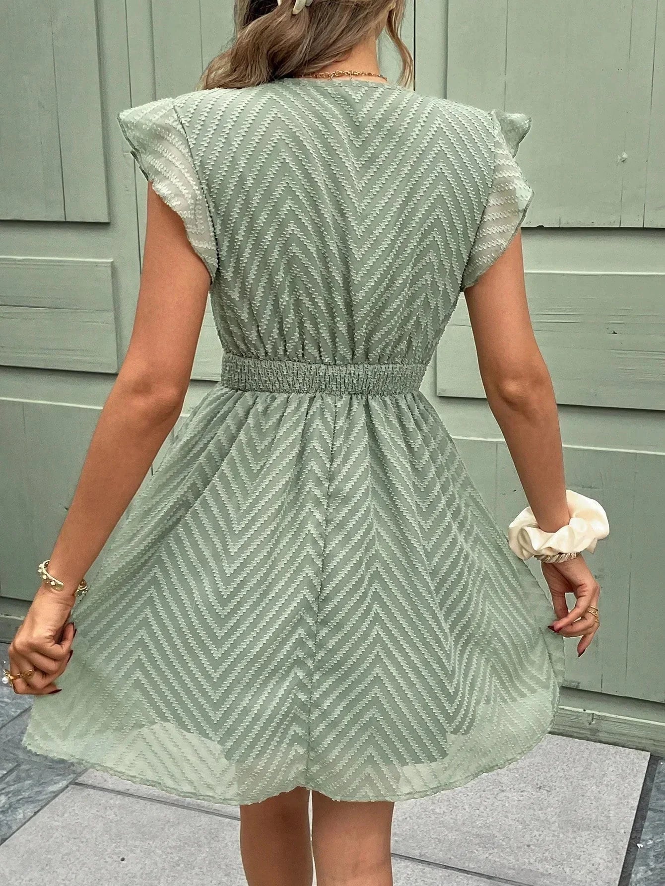 Damen Midikleid — V-Ausschnitt, kurzärmlig, Häkelbesatz