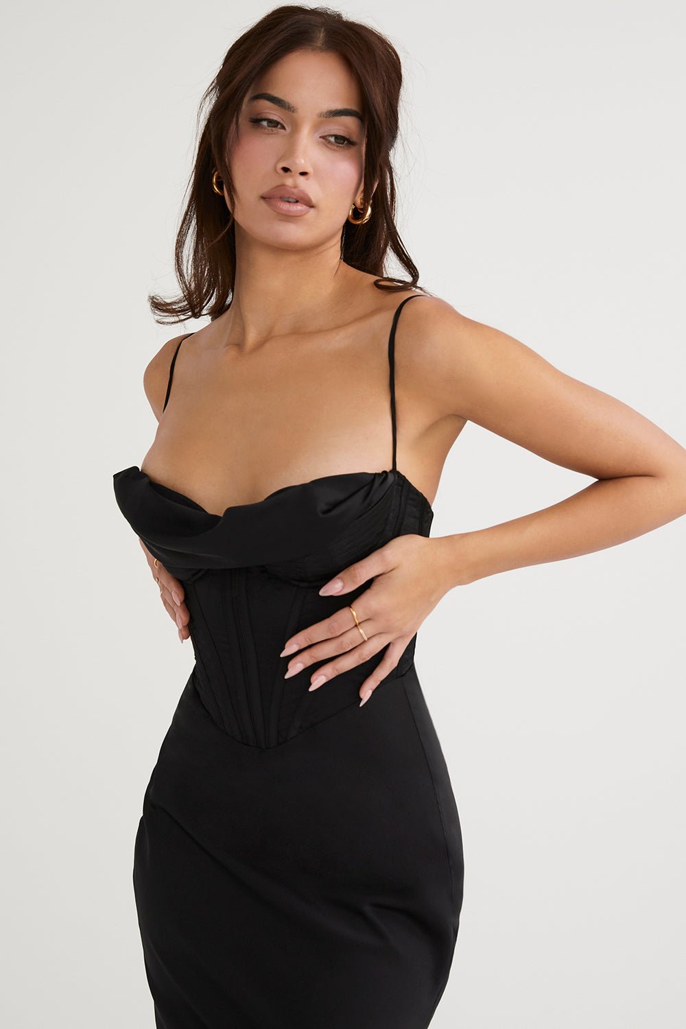 Vestido mini para mujer — ajustado con cierre trasero de lazo plisado
