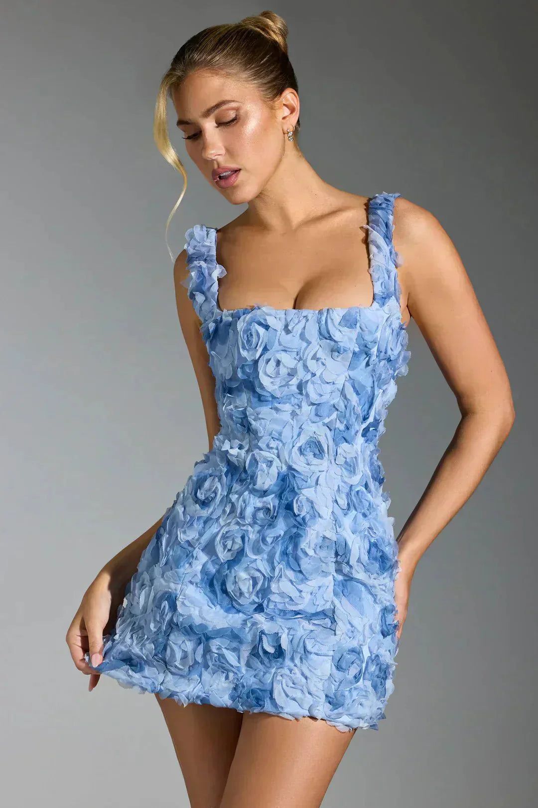 Robe mini femme — moulante col carré manches longues