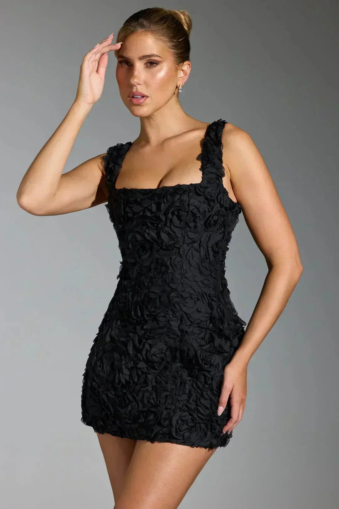 Robe mini femme — moulante col carré manches longues