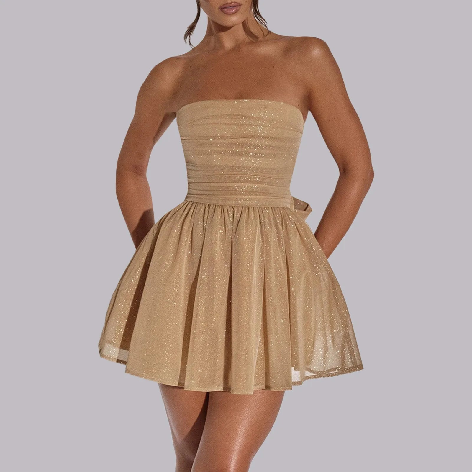 Vestido corto de mujer — Escote sin tirantes, falda acampanada en línea A