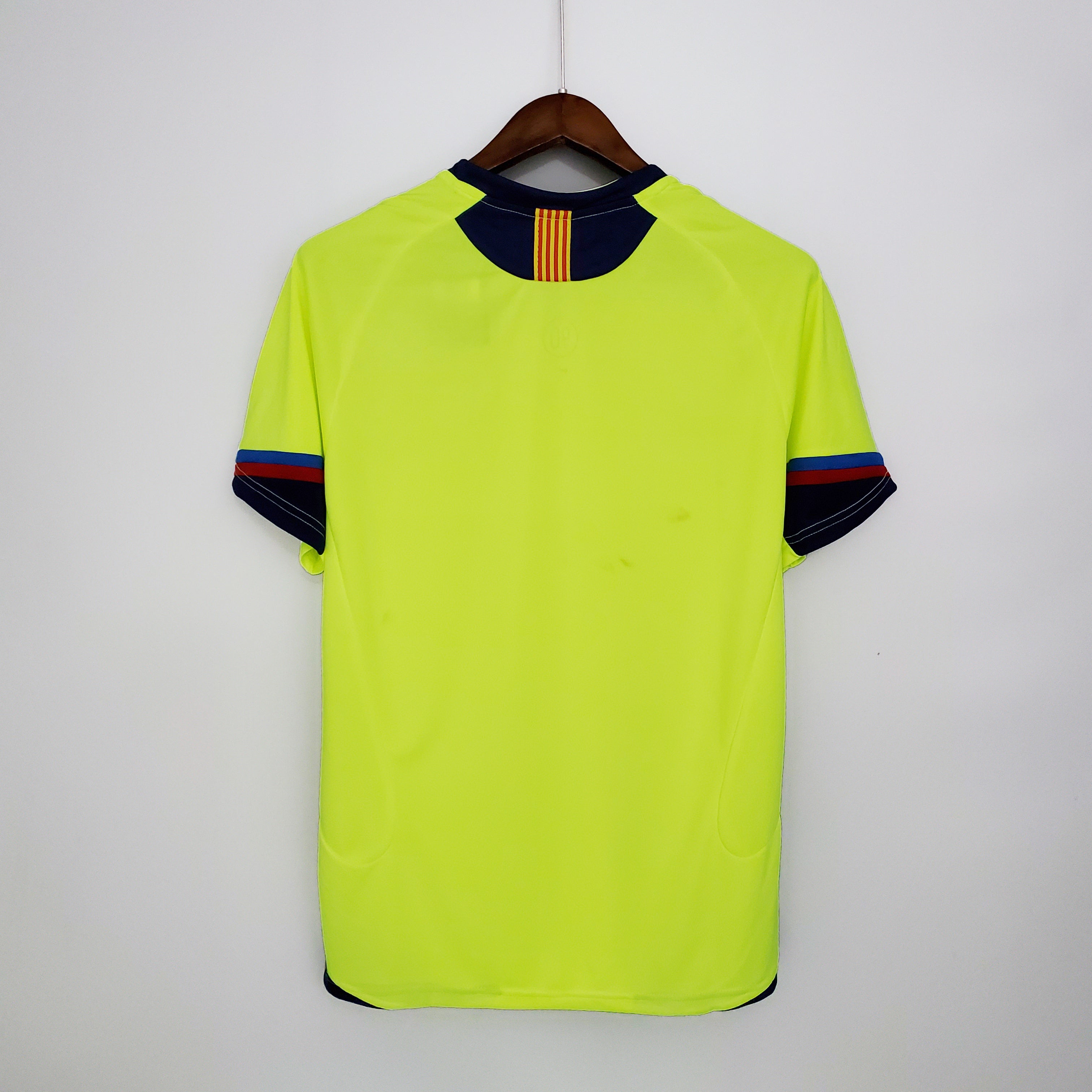 Camiseta de visitante Barcelona 2005/06  