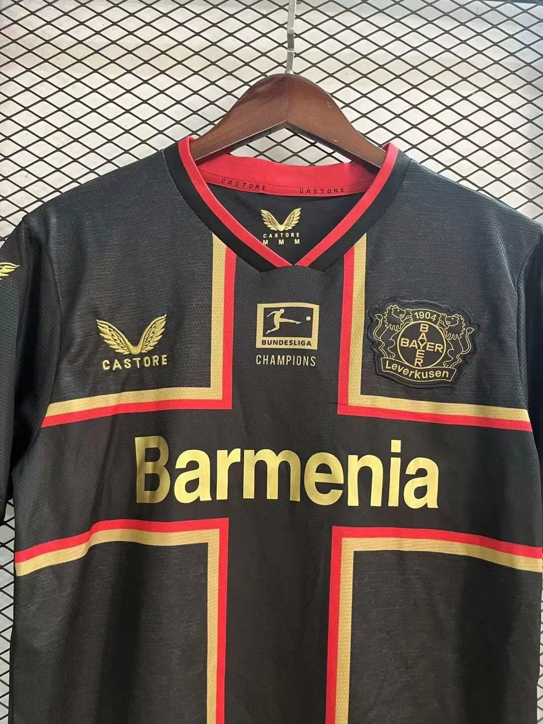 Divisa casalinga Bayer Leverkusen 2024/2025