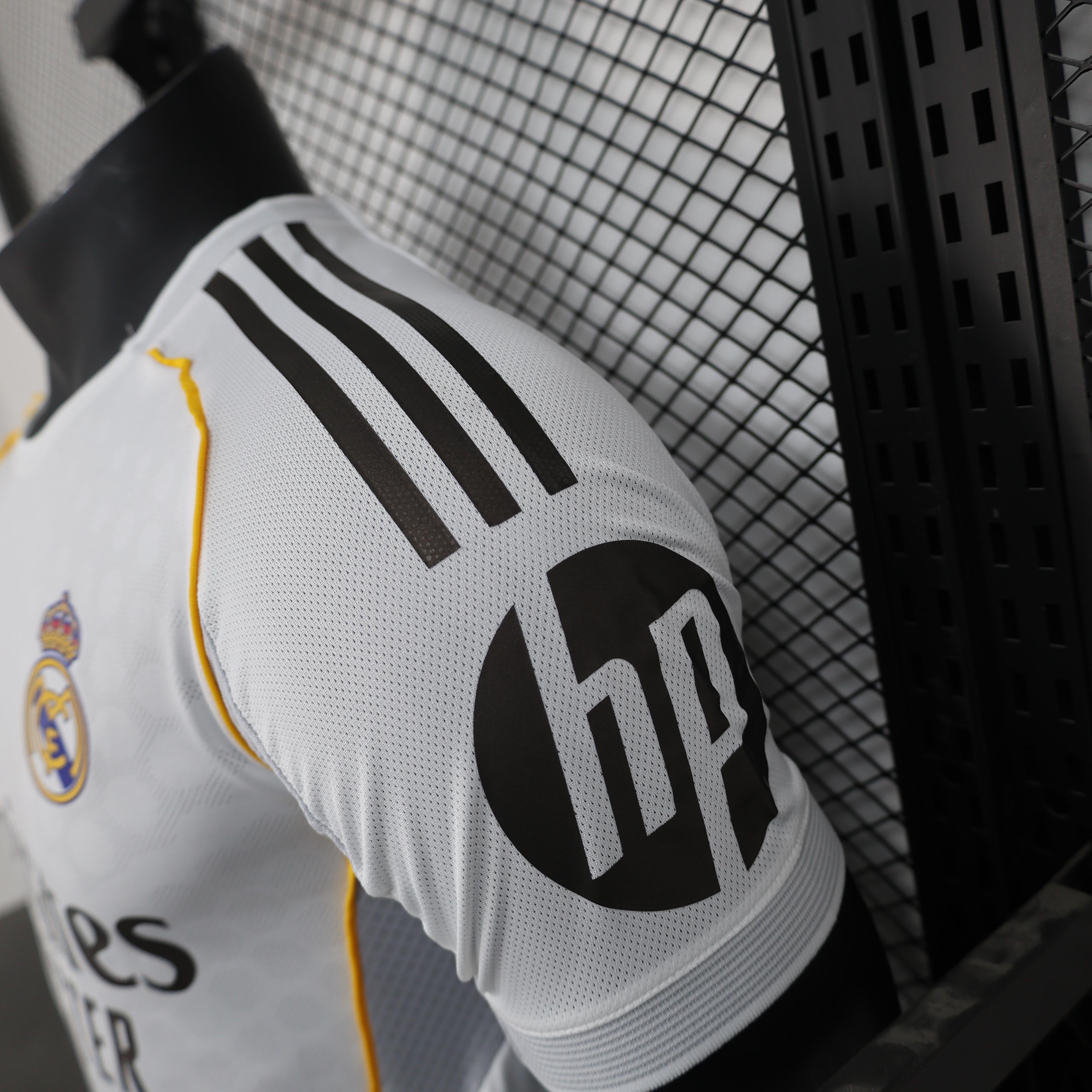 Kit Casa Real Madrid 2025-2026