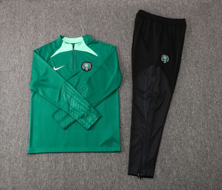 Nigeria 22-23 Grüner Trainingsanzug