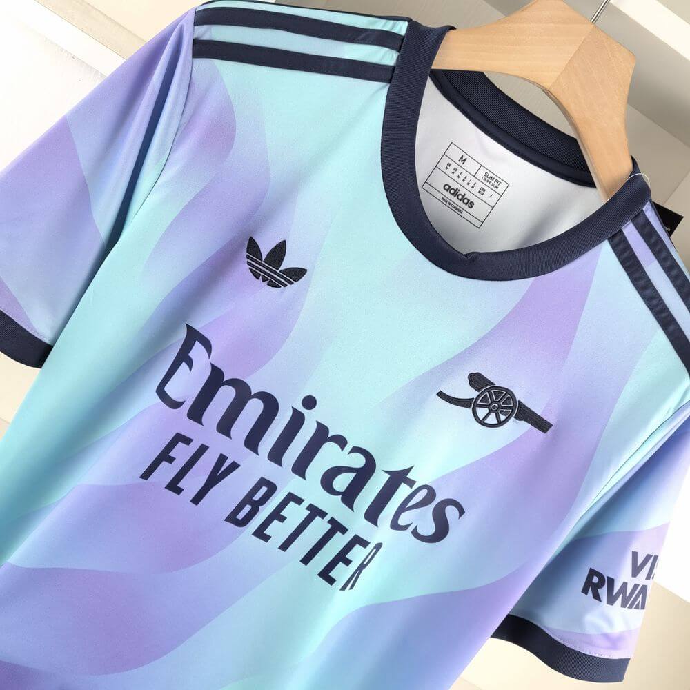 Tercer uniforme Arsenal 2024/2025