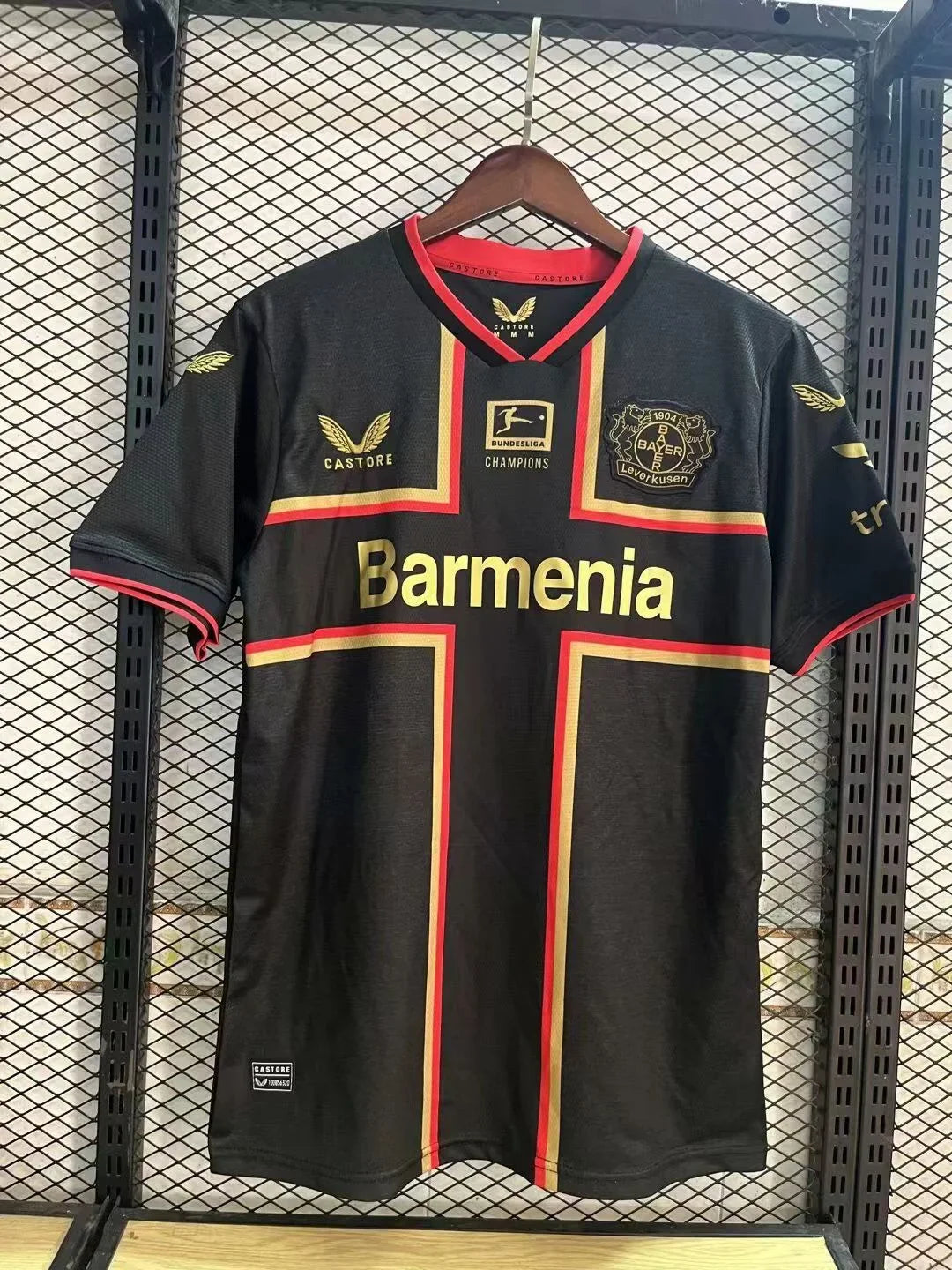 Divisa casalinga Bayer Leverkusen 2024/2025