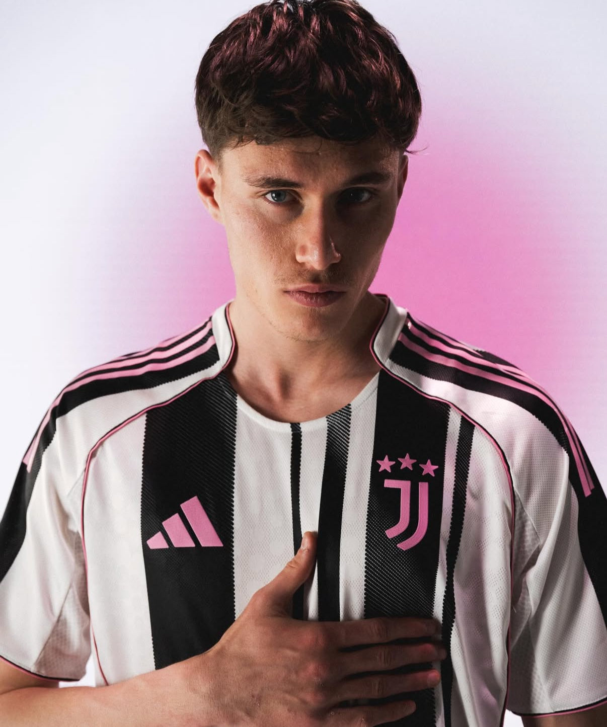 Equipación local Juventus 25/26