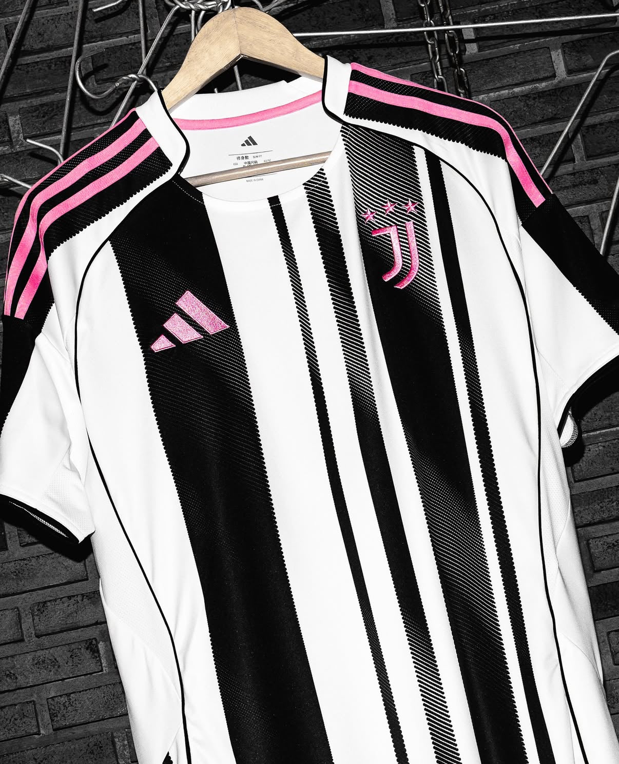 Equipación local Juventus 25/26