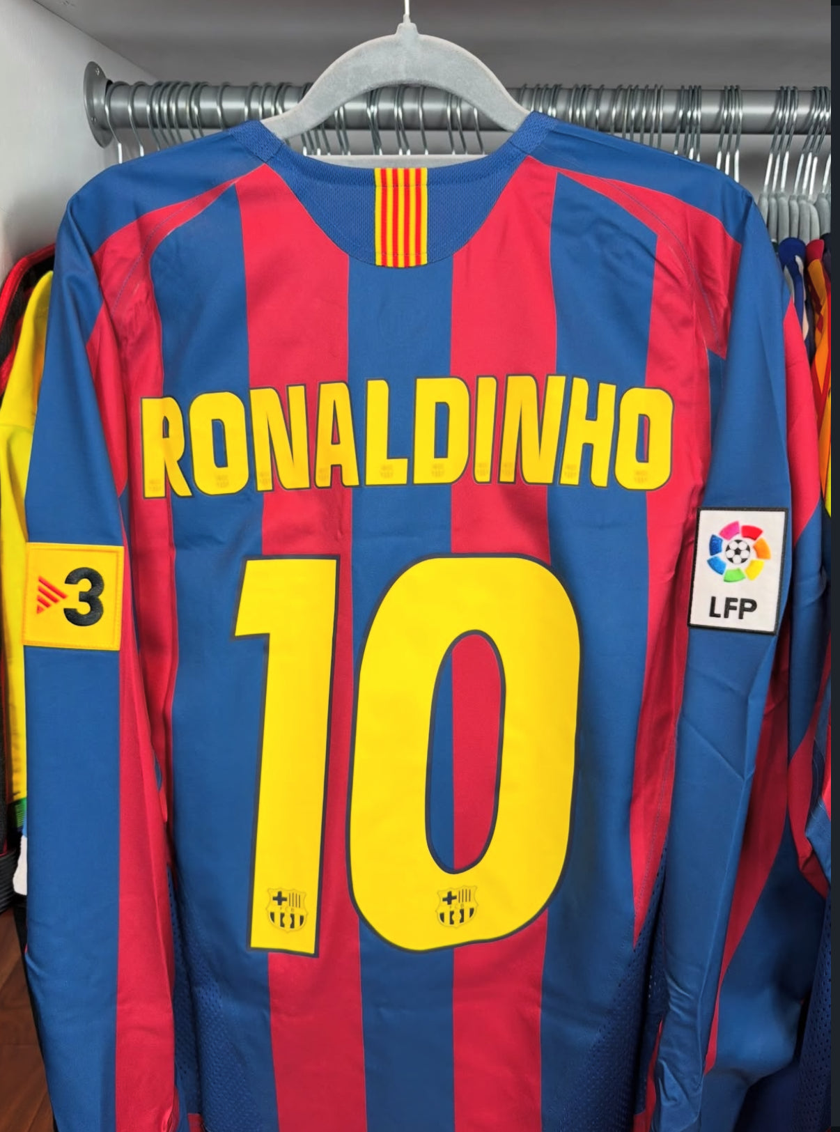 Maglia retro Ronaldinho maniche lunghe Barcellona 2005