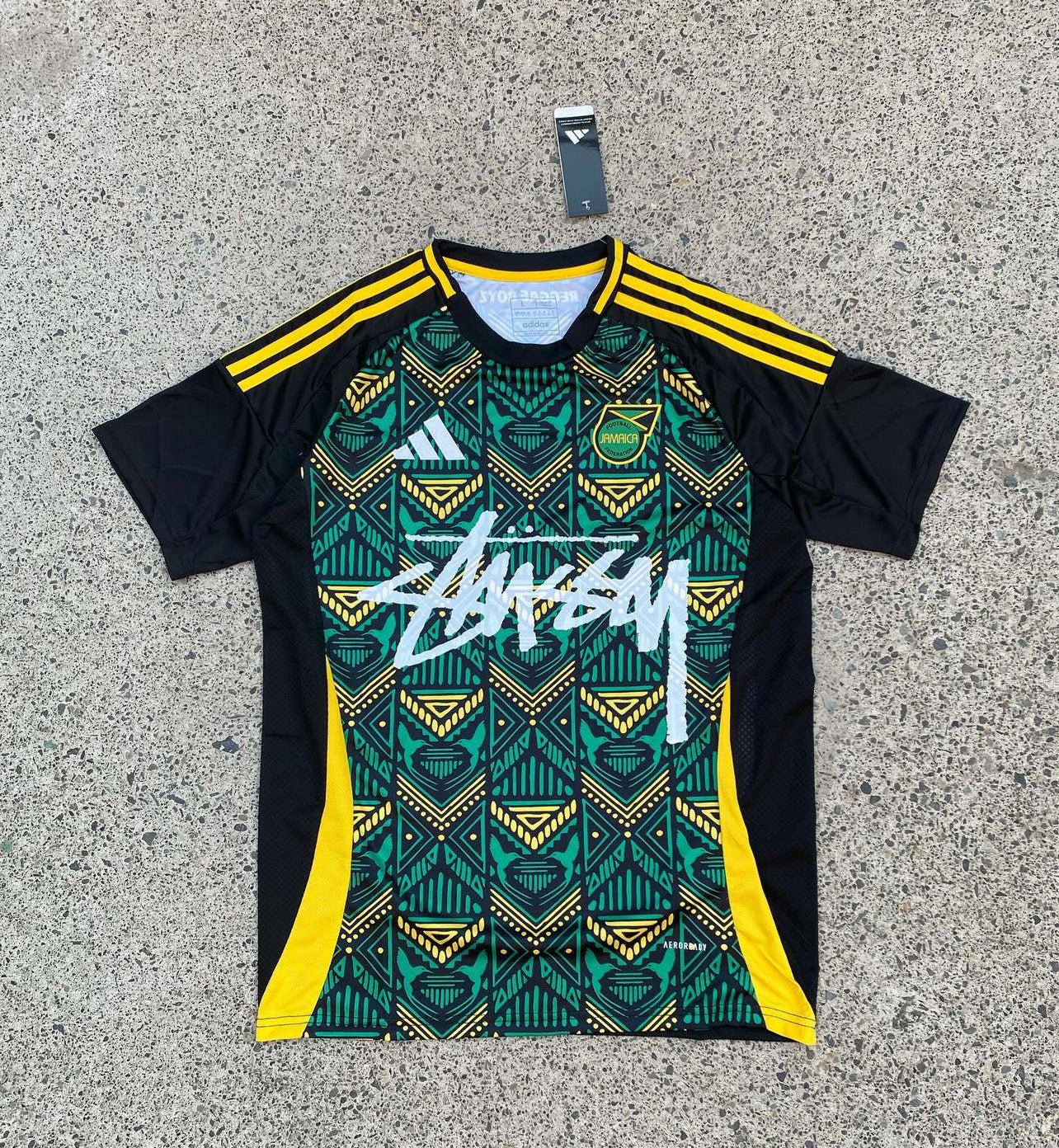 JAMAICA X STUSSY EDICIÓN ESPECIAL 2024/2025