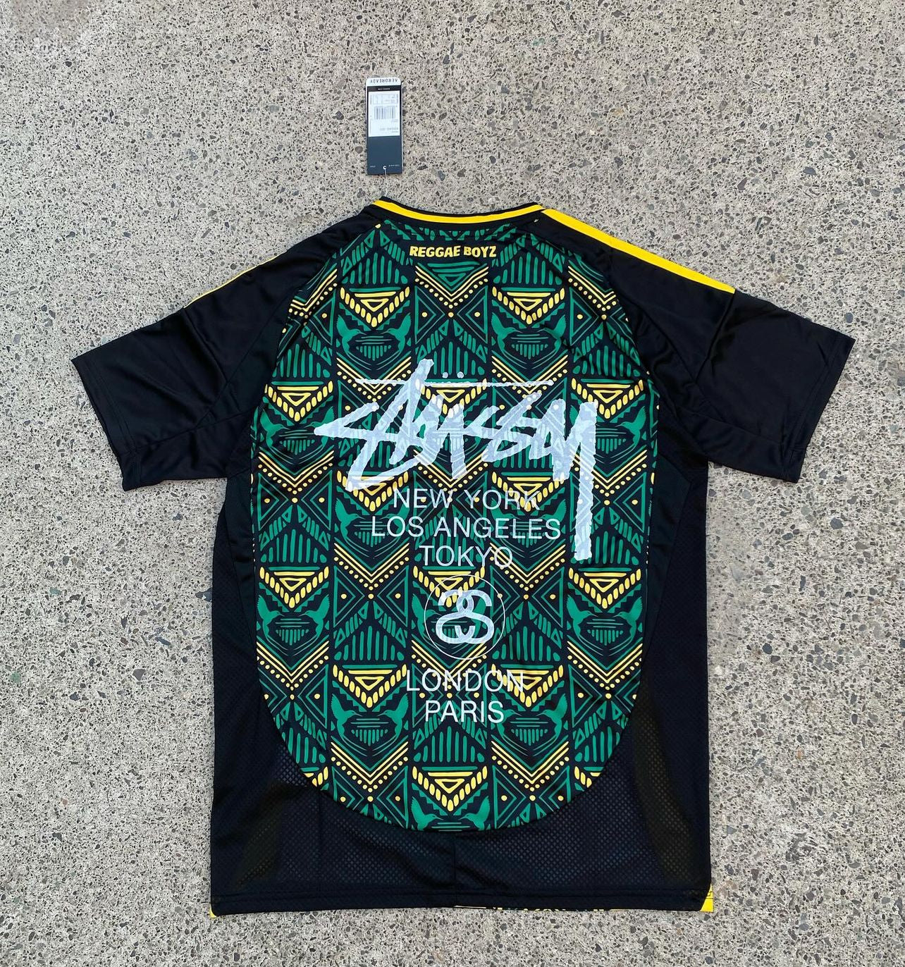 JAMAICA X STUSSY EDICIÓN ESPECIAL 2024/2025