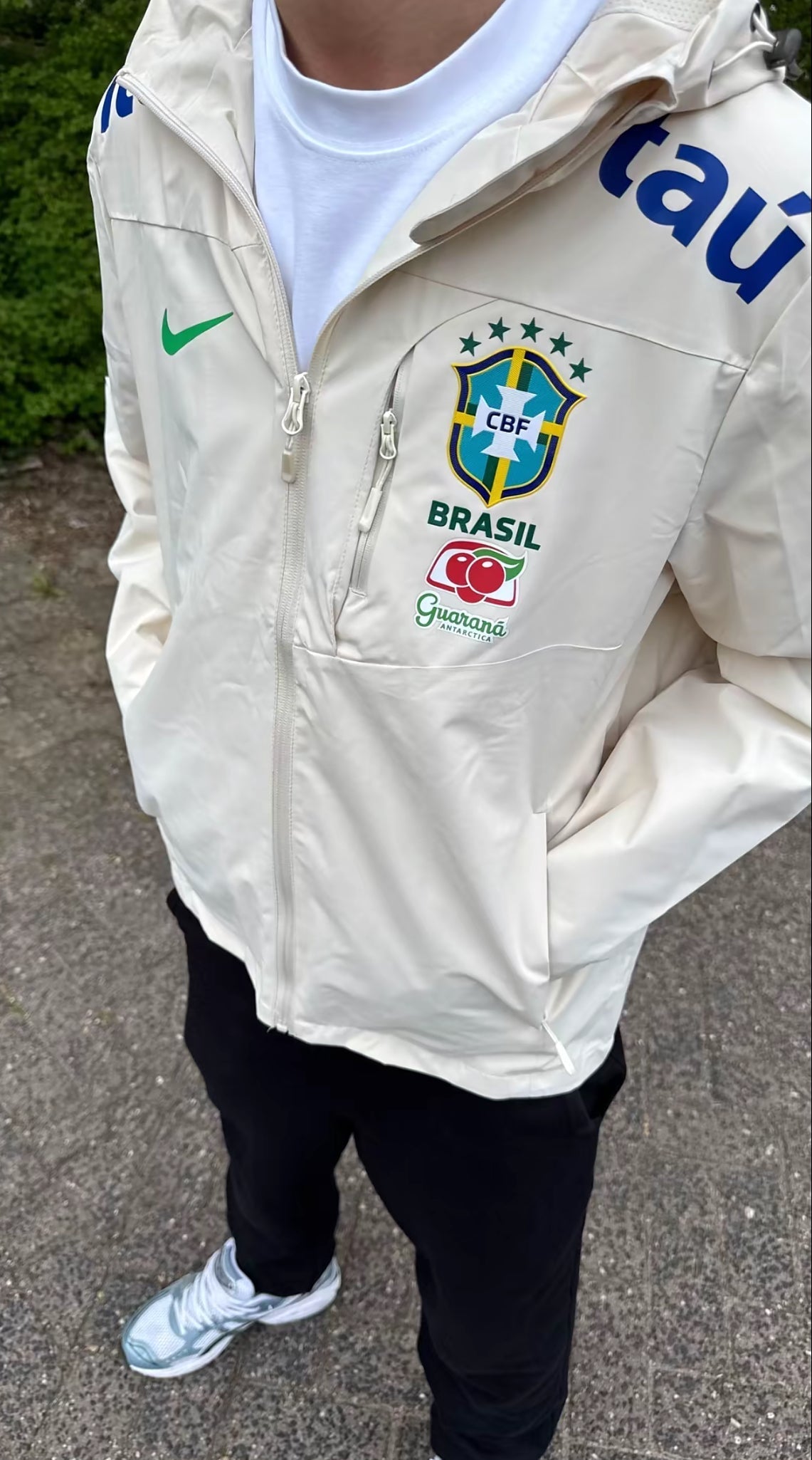 Chaqueta cortavientos blanca Brasil