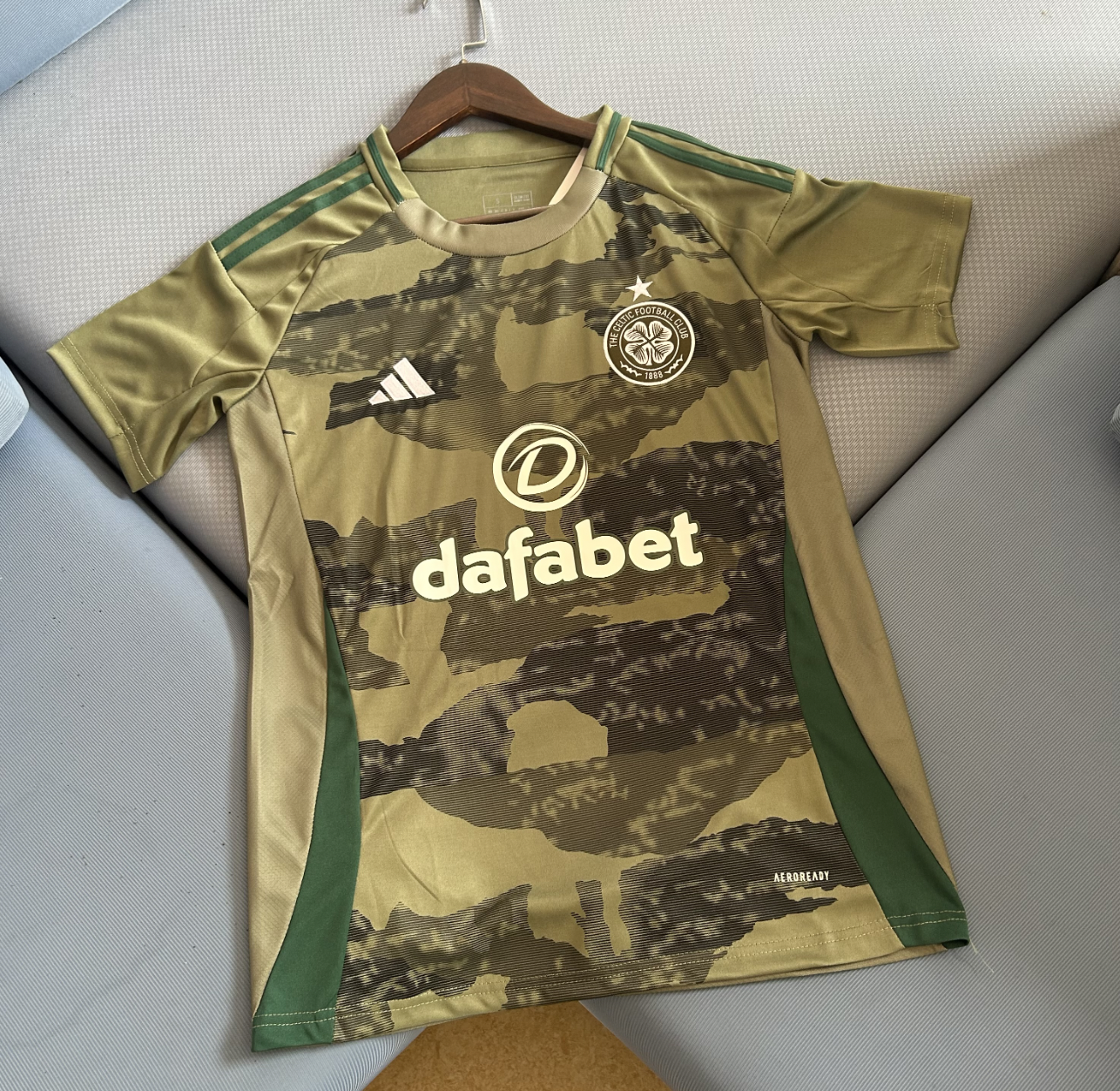 Celtic 2024–2025 Derde Tenue Camo